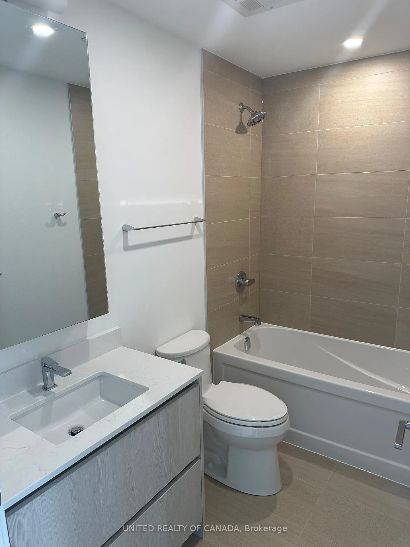Photo 17 of Unit 827, 8188 Yonge Street, Vaughan, Uplands — HOMEH