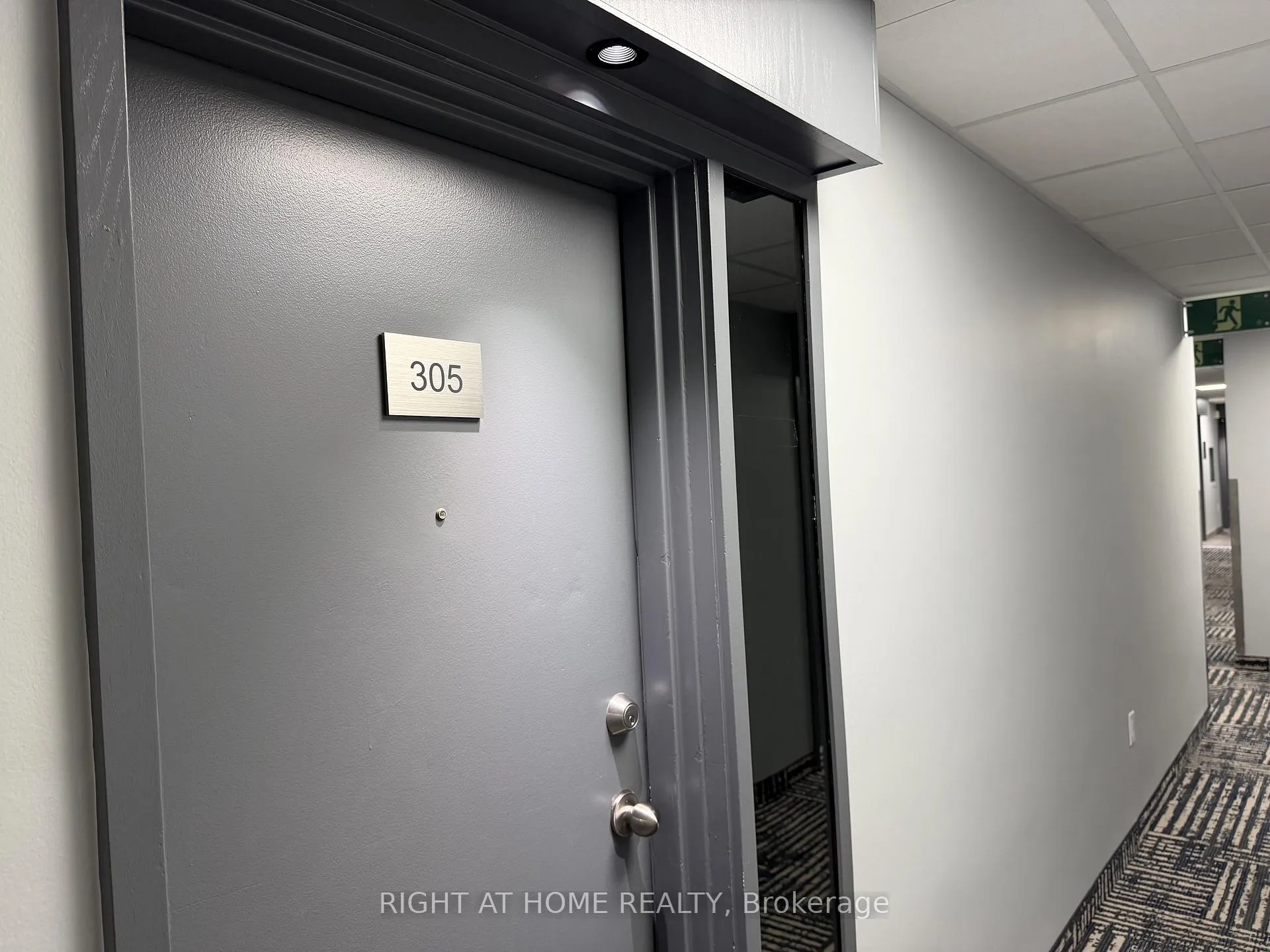 Front of Unit 305, 4064 Lawrence Avenue E
