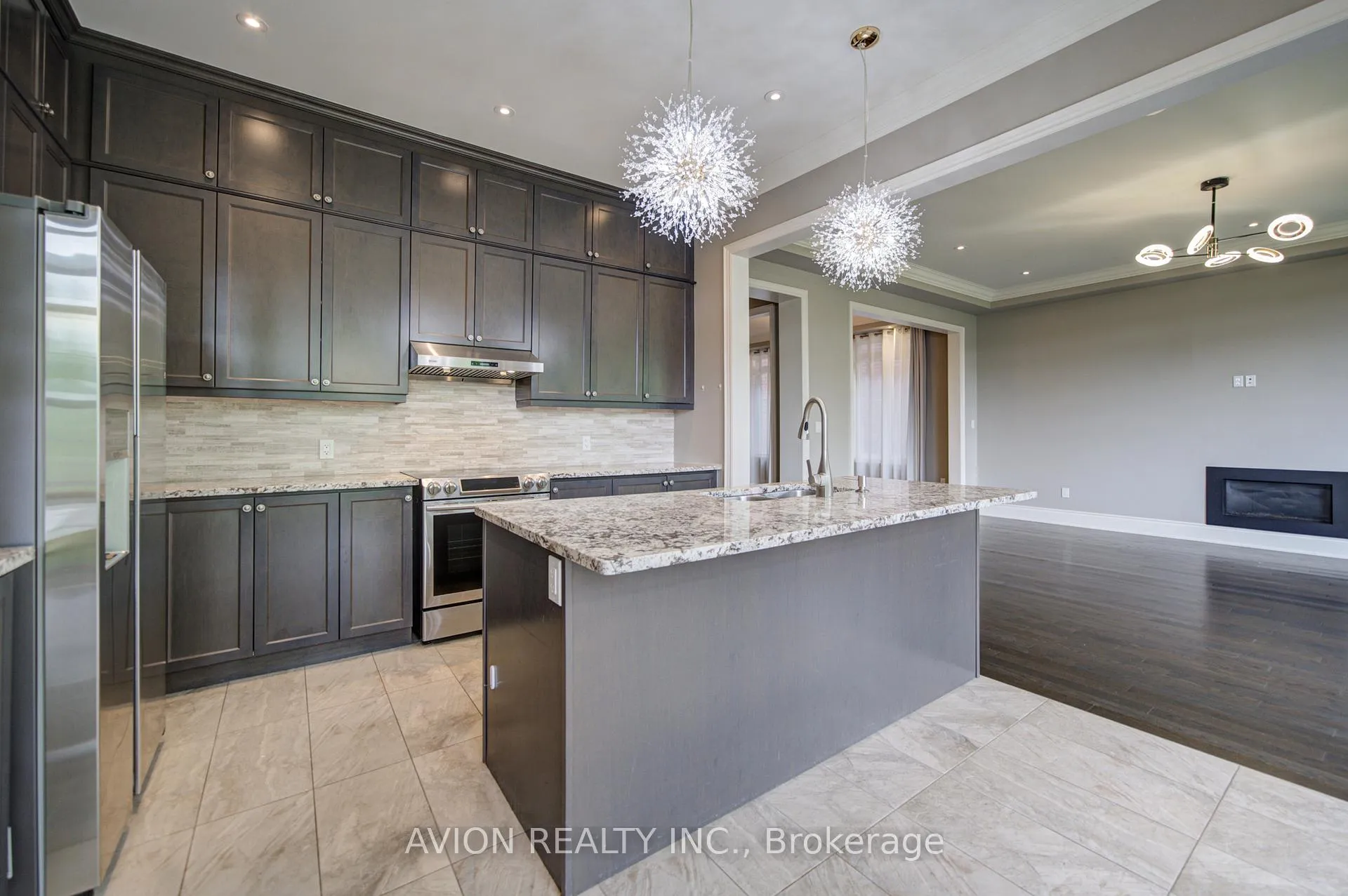 Photo 4 of 102 Joseph Hartman Crescent, Aurora, Rural Aurora — HOMEH