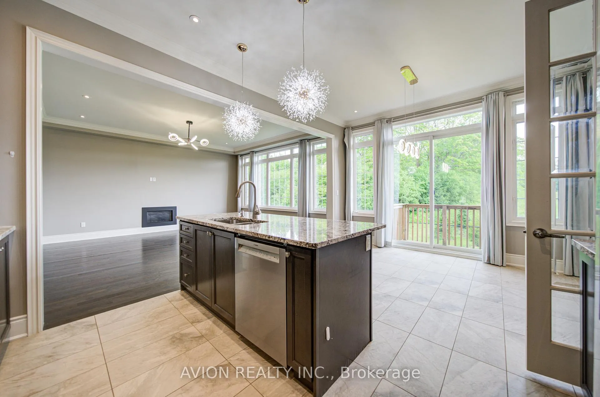 Photo 8 of 102 Joseph Hartman Crescent, Aurora, Rural Aurora — HOMEH