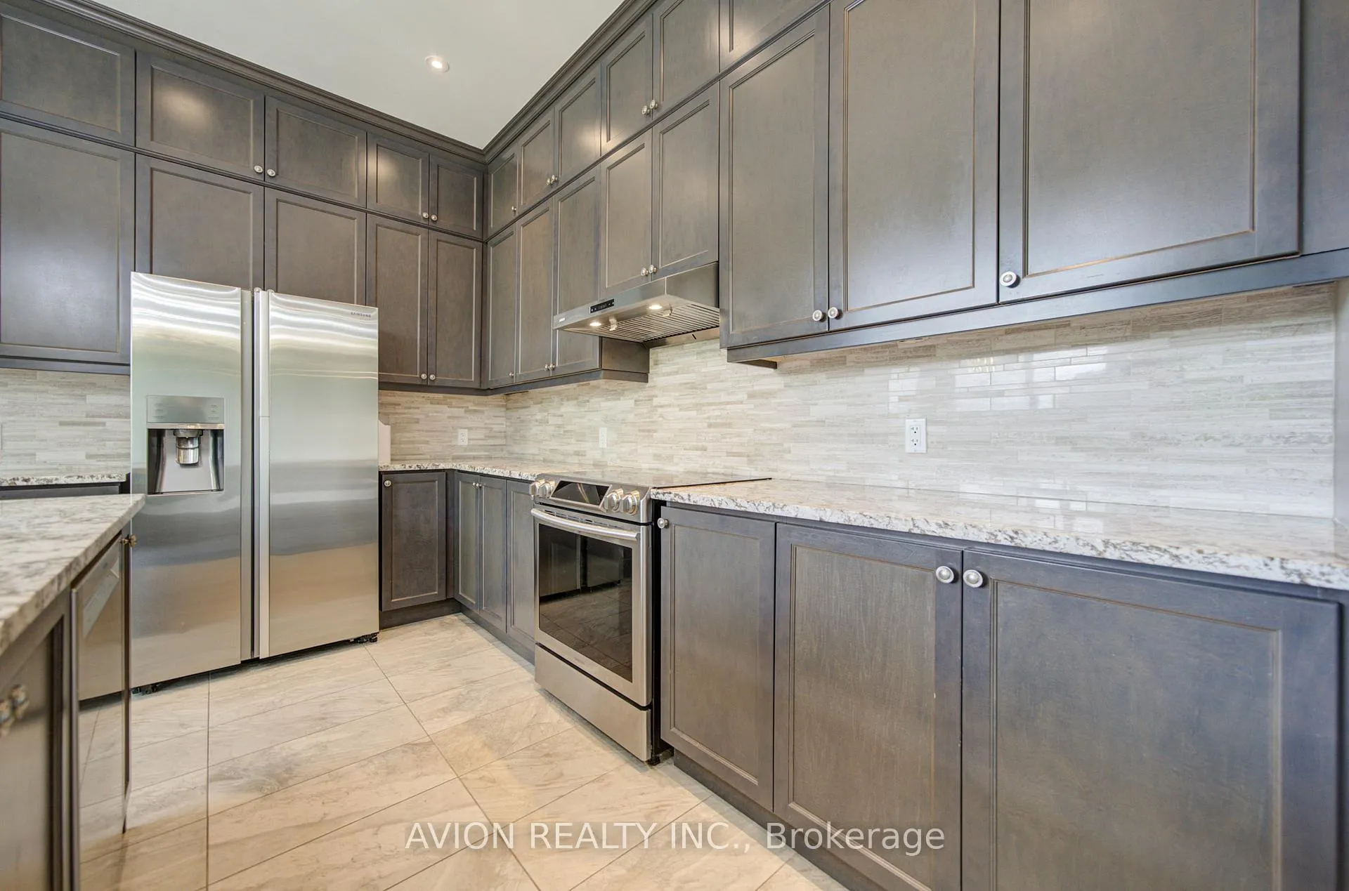 Photo 9 of 102 Joseph Hartman Crescent, Aurora, Rural Aurora — HOMEH