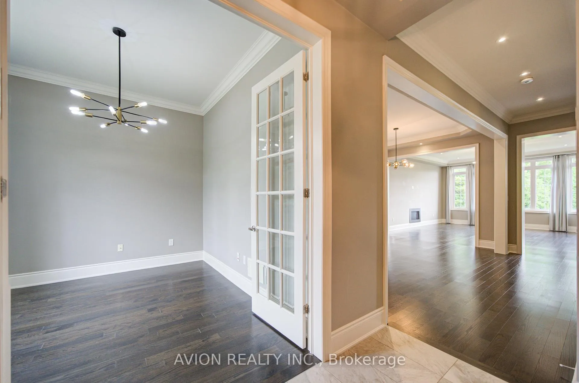 Photo 11 of 102 Joseph Hartman Crescent, Aurora, Rural Aurora — HOMEH