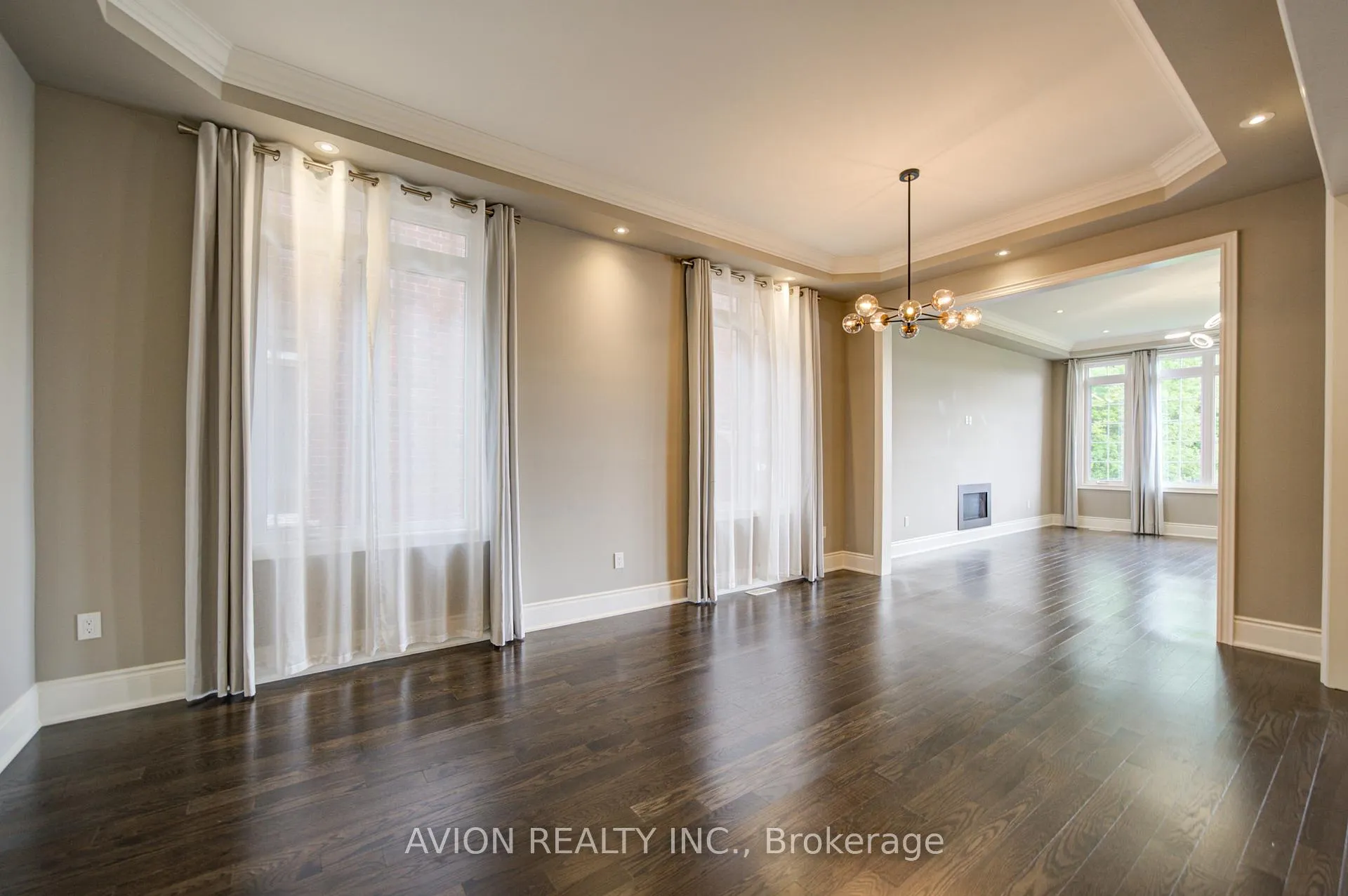 Photo 14 of 102 Joseph Hartman Crescent, Aurora, Rural Aurora — HOMEH