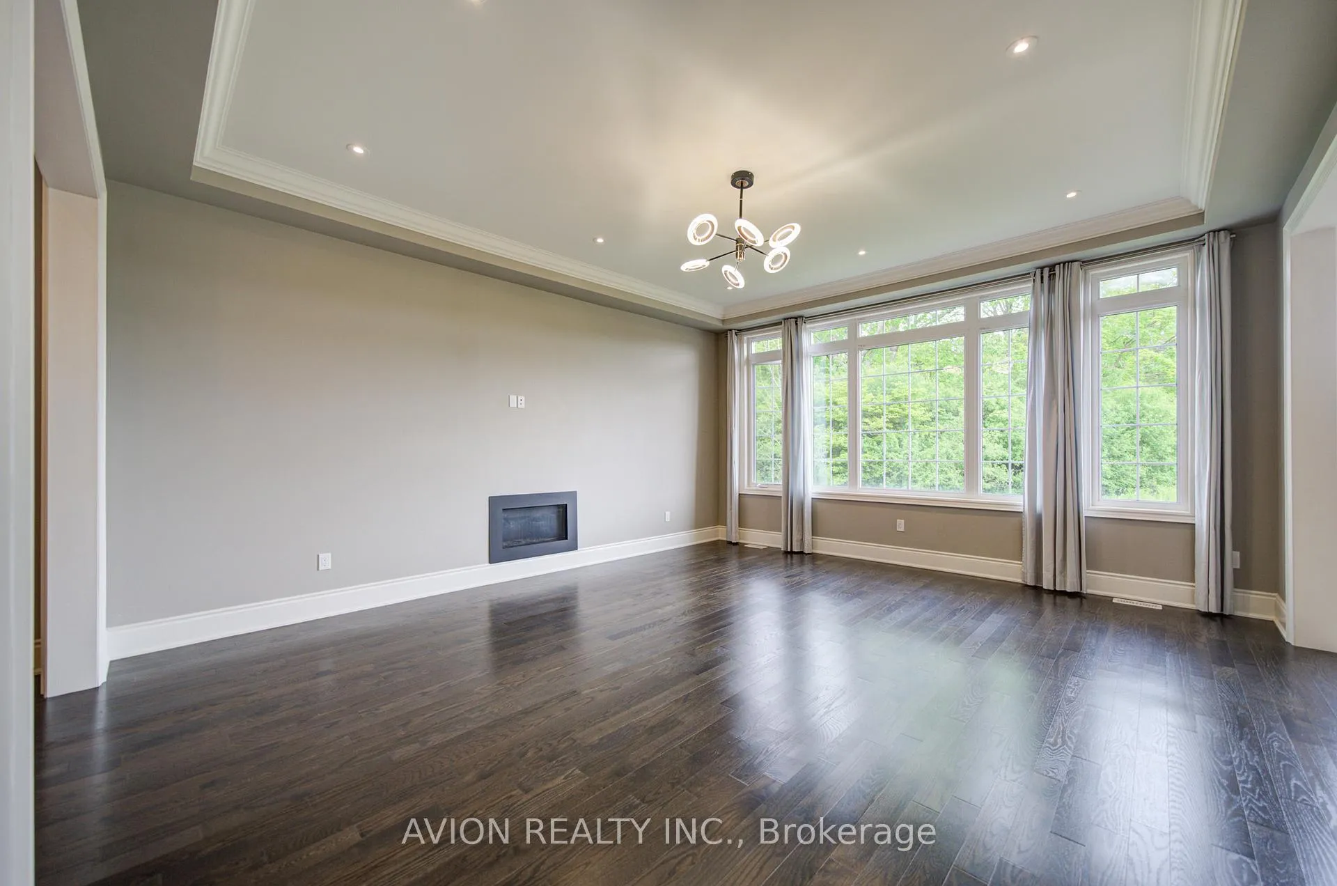 Photo 19 of 102 Joseph Hartman Crescent, Aurora, Rural Aurora — HOMEH