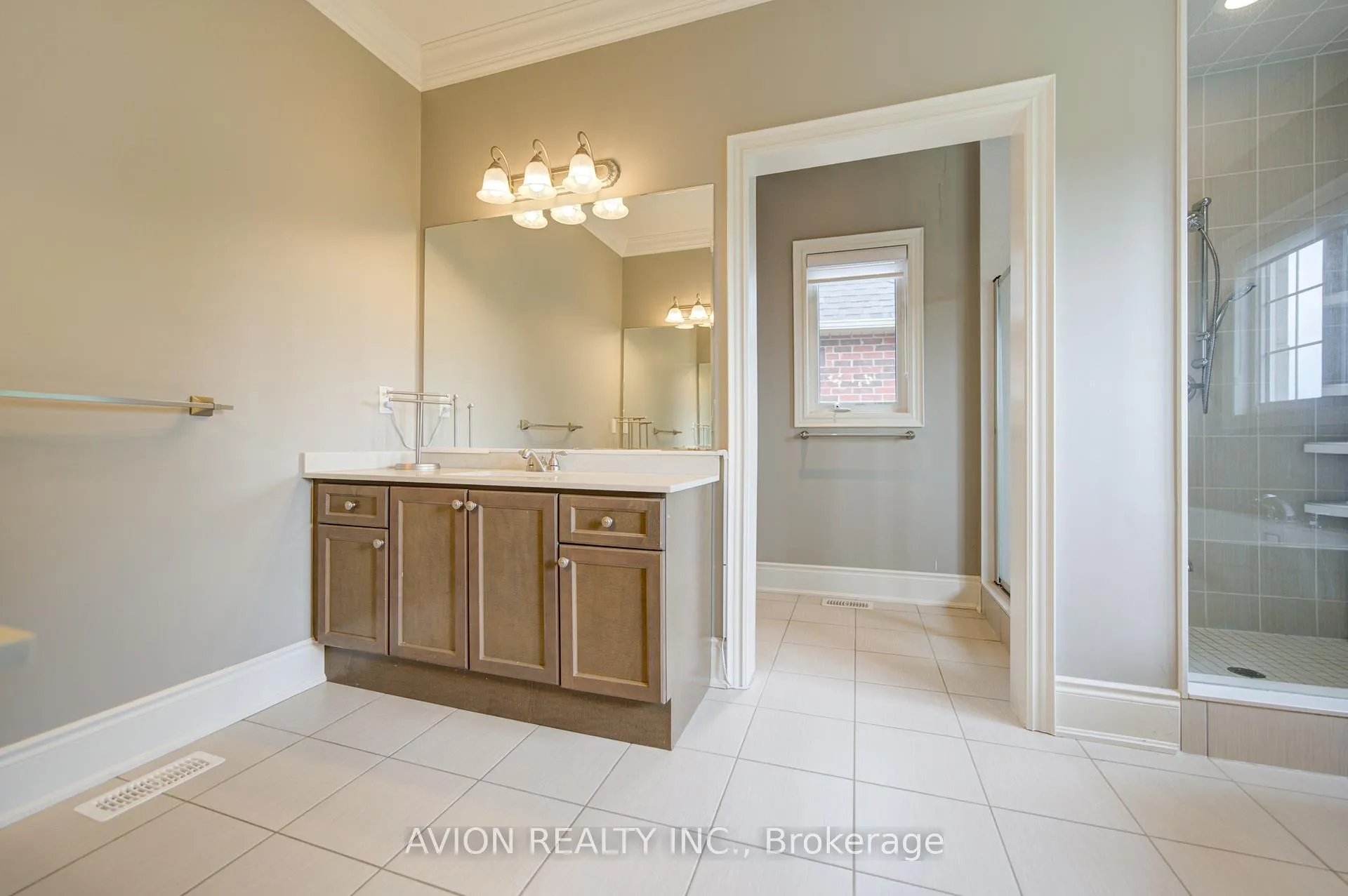 Photo 32 of 102 Joseph Hartman Crescent, Aurora, Rural Aurora — HOMEH