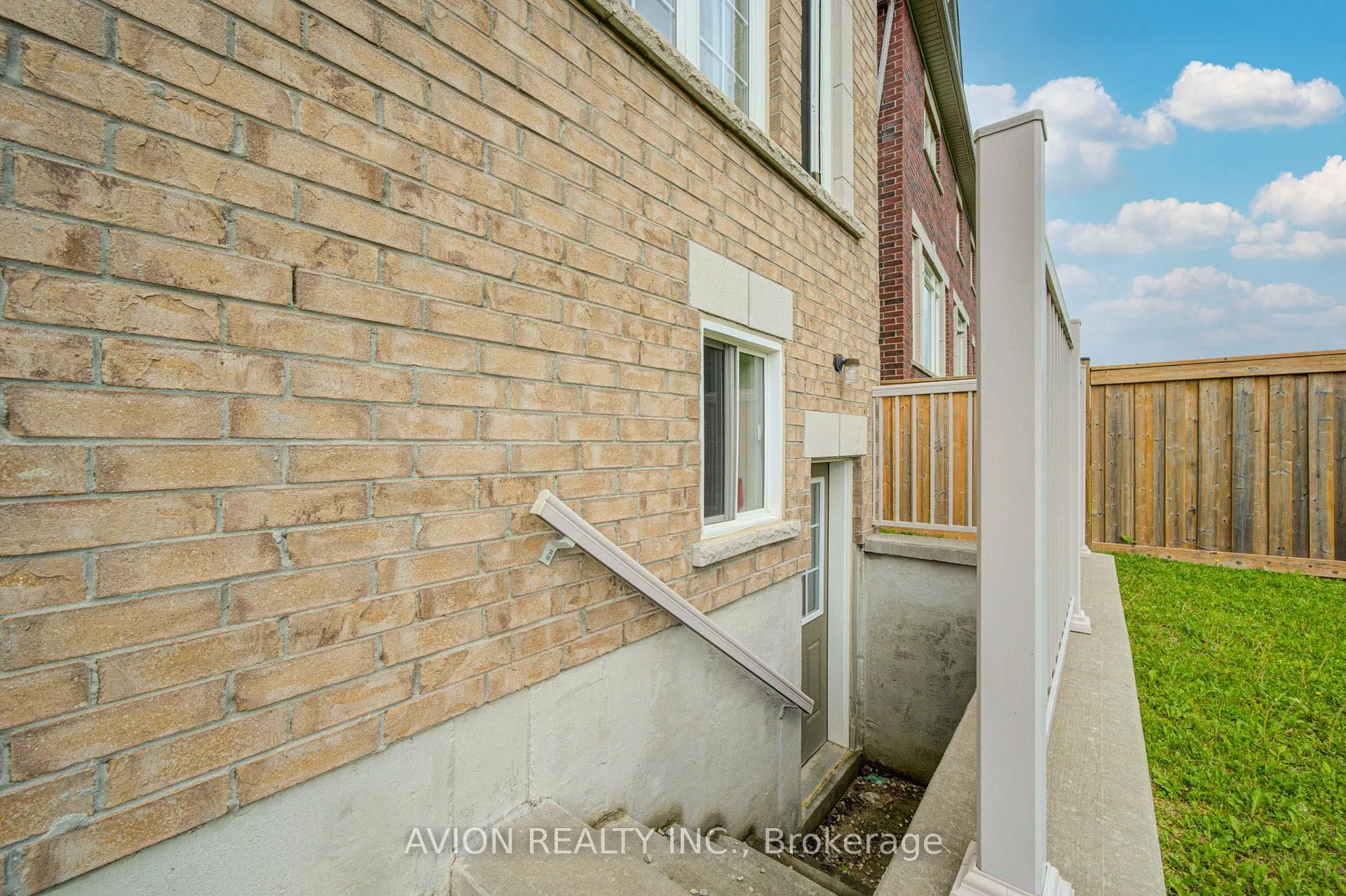 Photo 45 of 102 Joseph Hartman Crescent, Aurora, Rural Aurora — HOMEH