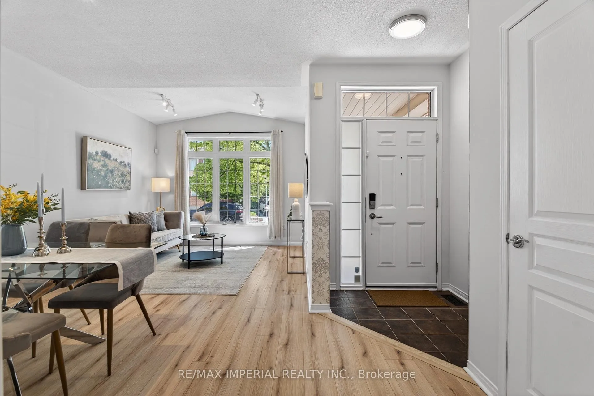 Photo 5 of 18 Davidoff Street, Markham, Wismer — HOMEH