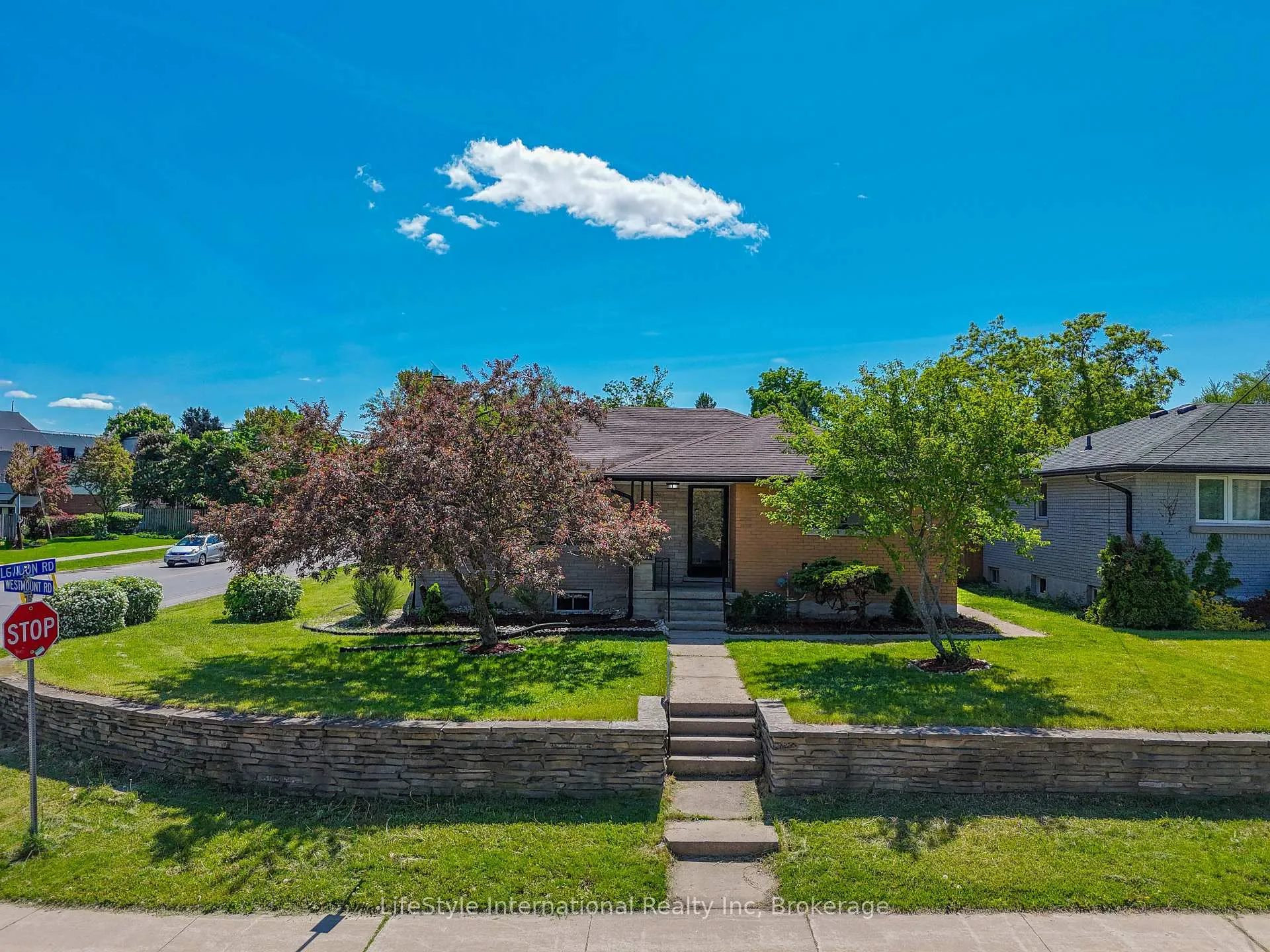 Photo 4 of 2 Westmount Road, Guelph, Exhibition Park — HOMEH