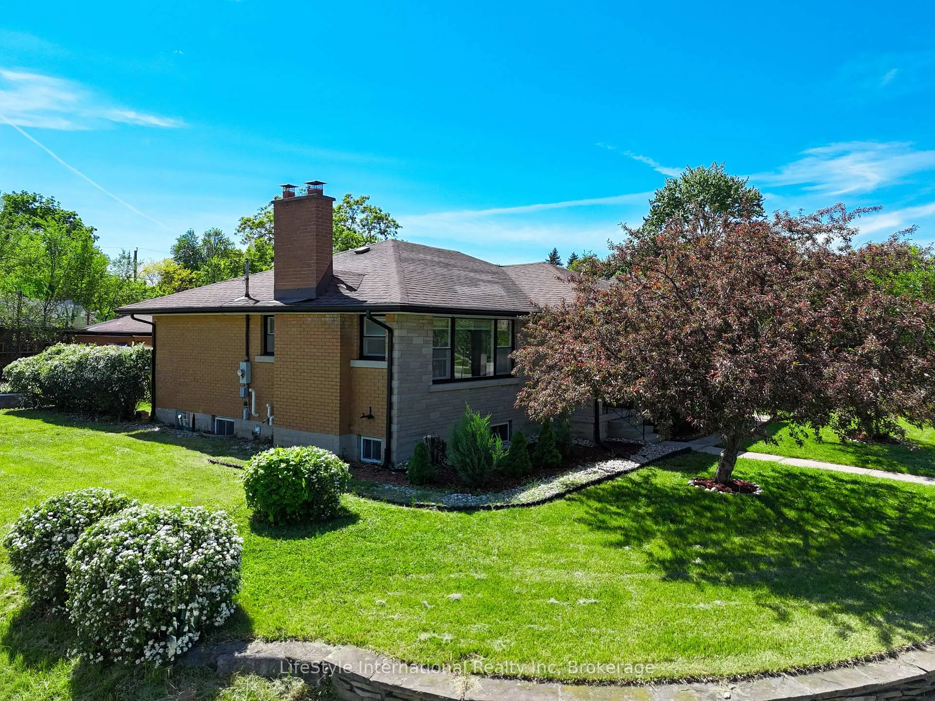 Photo 5 of 2 Westmount Road, Guelph, Exhibition Park — HOMEH