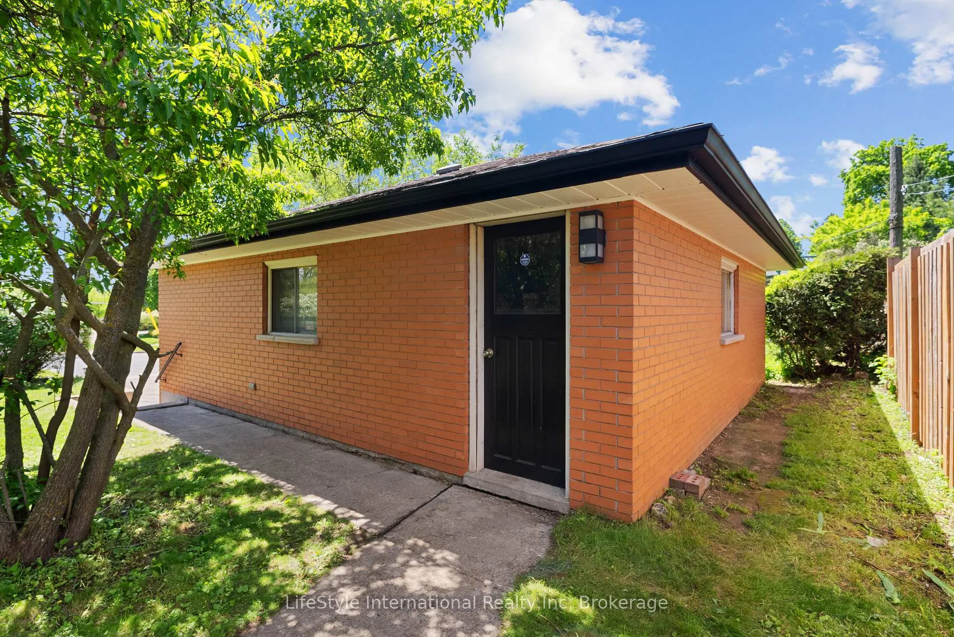 Photo 44 of 2 Westmount Road, Guelph, Exhibition Park — HOMEH