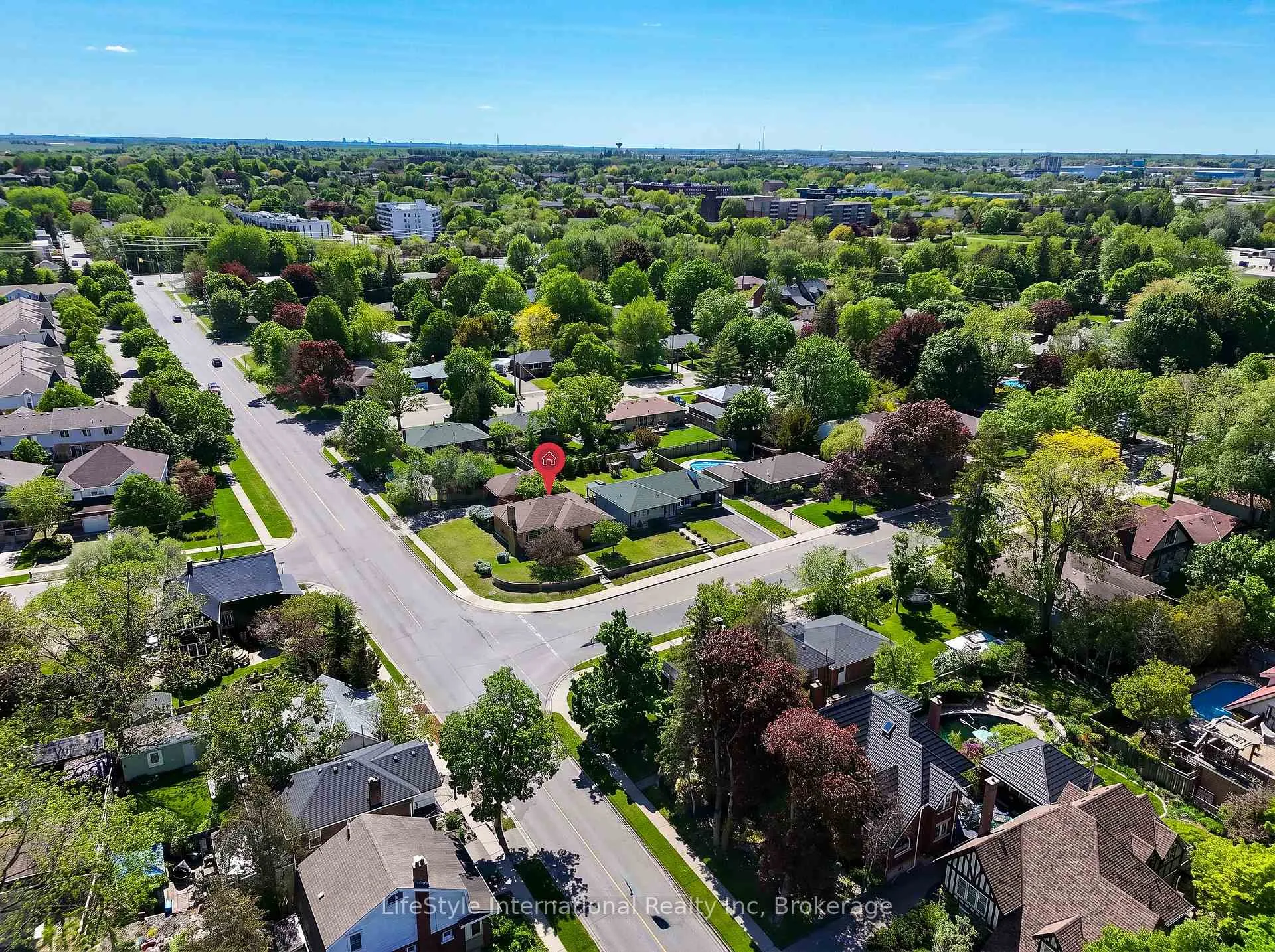 Photo 47 of 2 Westmount Road, Guelph, Exhibition Park — HOMEH