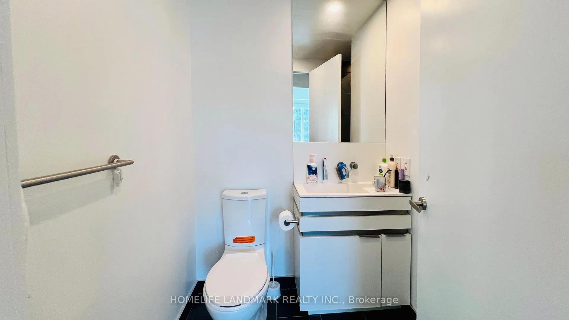 Photo 15 of Unit 2202, 197 Yonge Street, Toronto, Church-Yonge Corridor — HOMEH