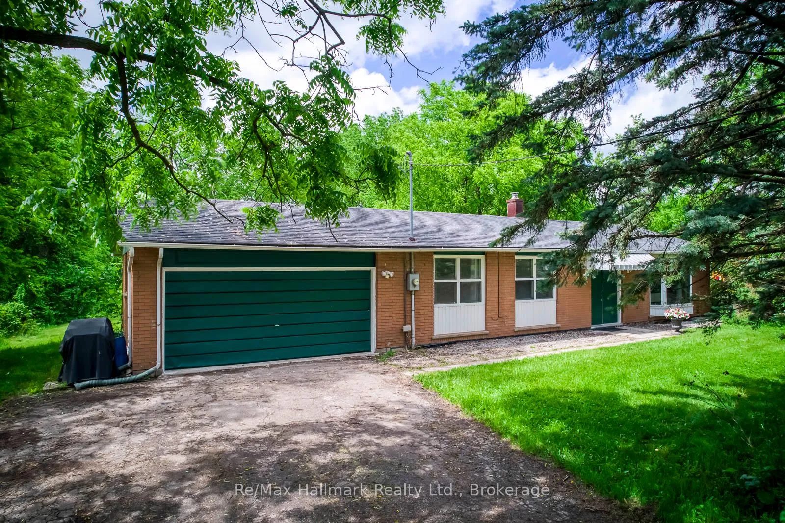 Photo 2 of 5371 Dundas Street, Burlington, Bronte Creek — HOMEH