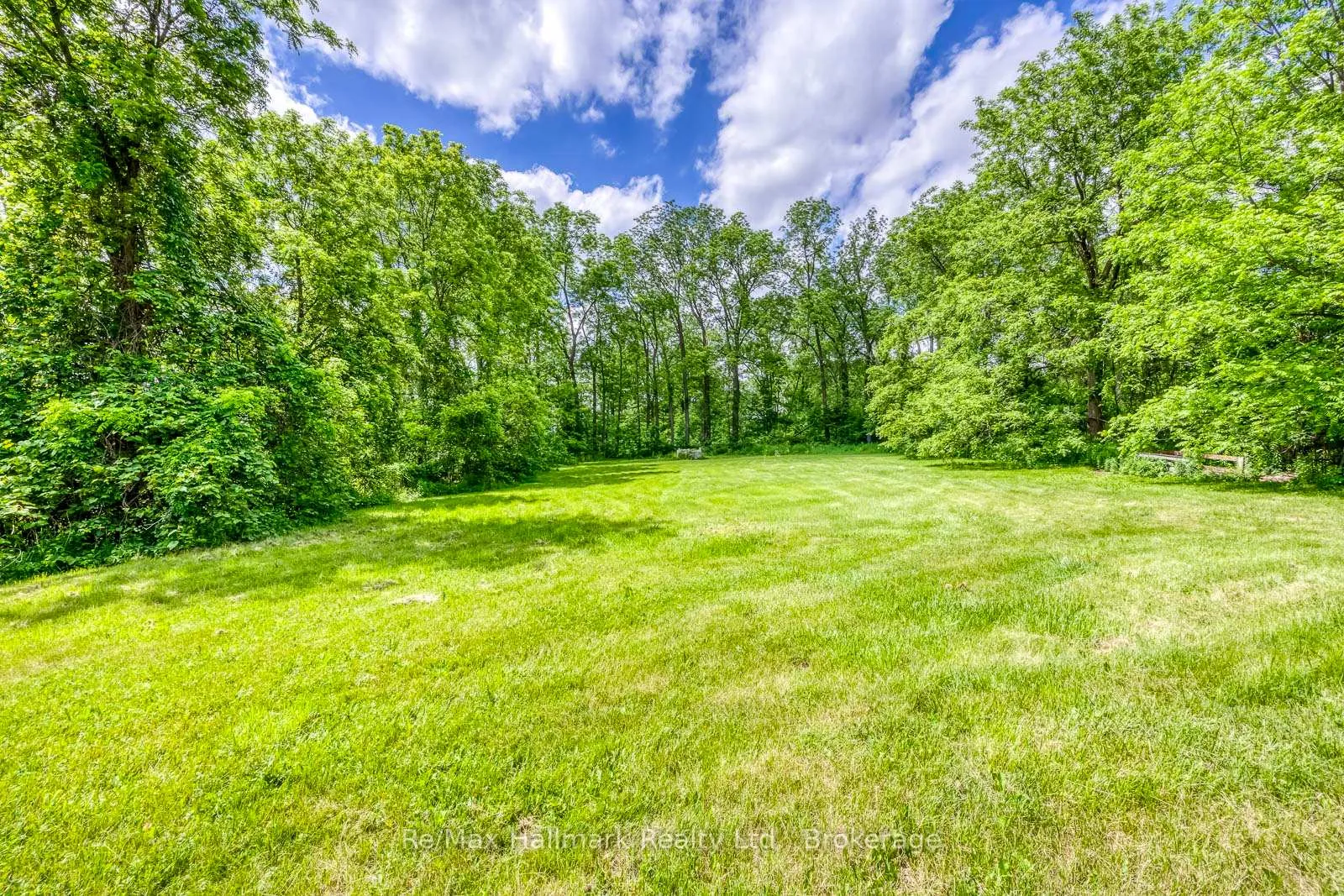 Photo 3 of 5371 Dundas Street, Burlington, Bronte Creek — HOMEH