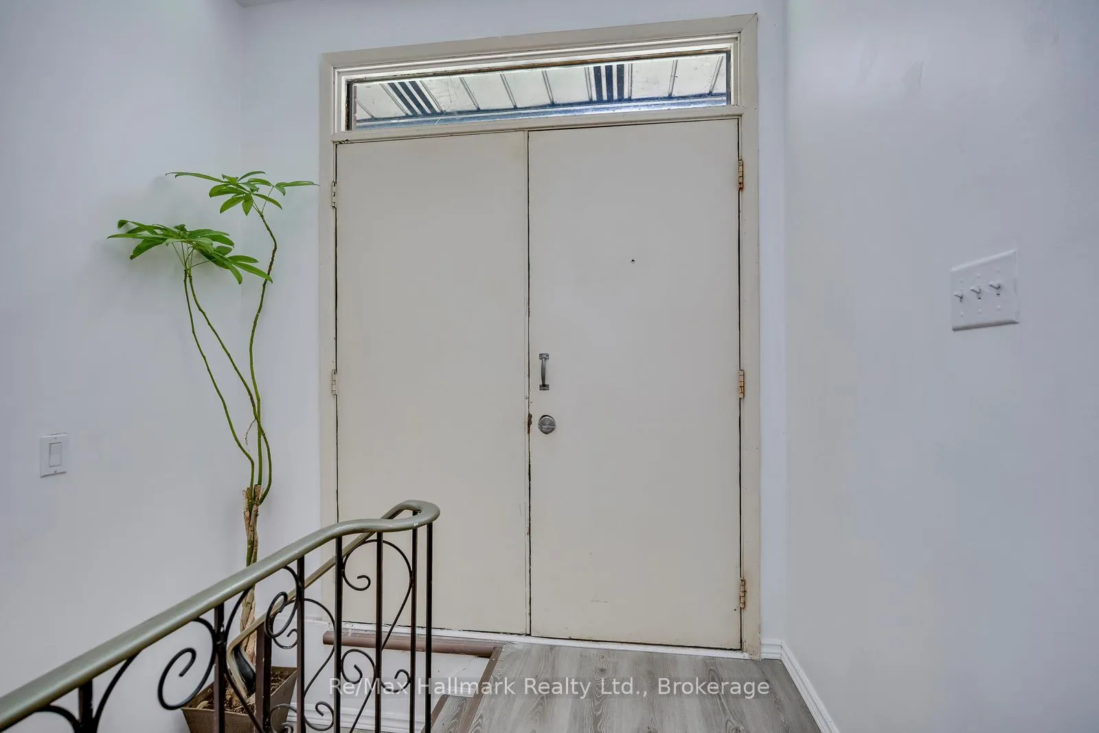 Photo 10 of 5371 Dundas Street, Burlington, Bronte Creek — HOMEH