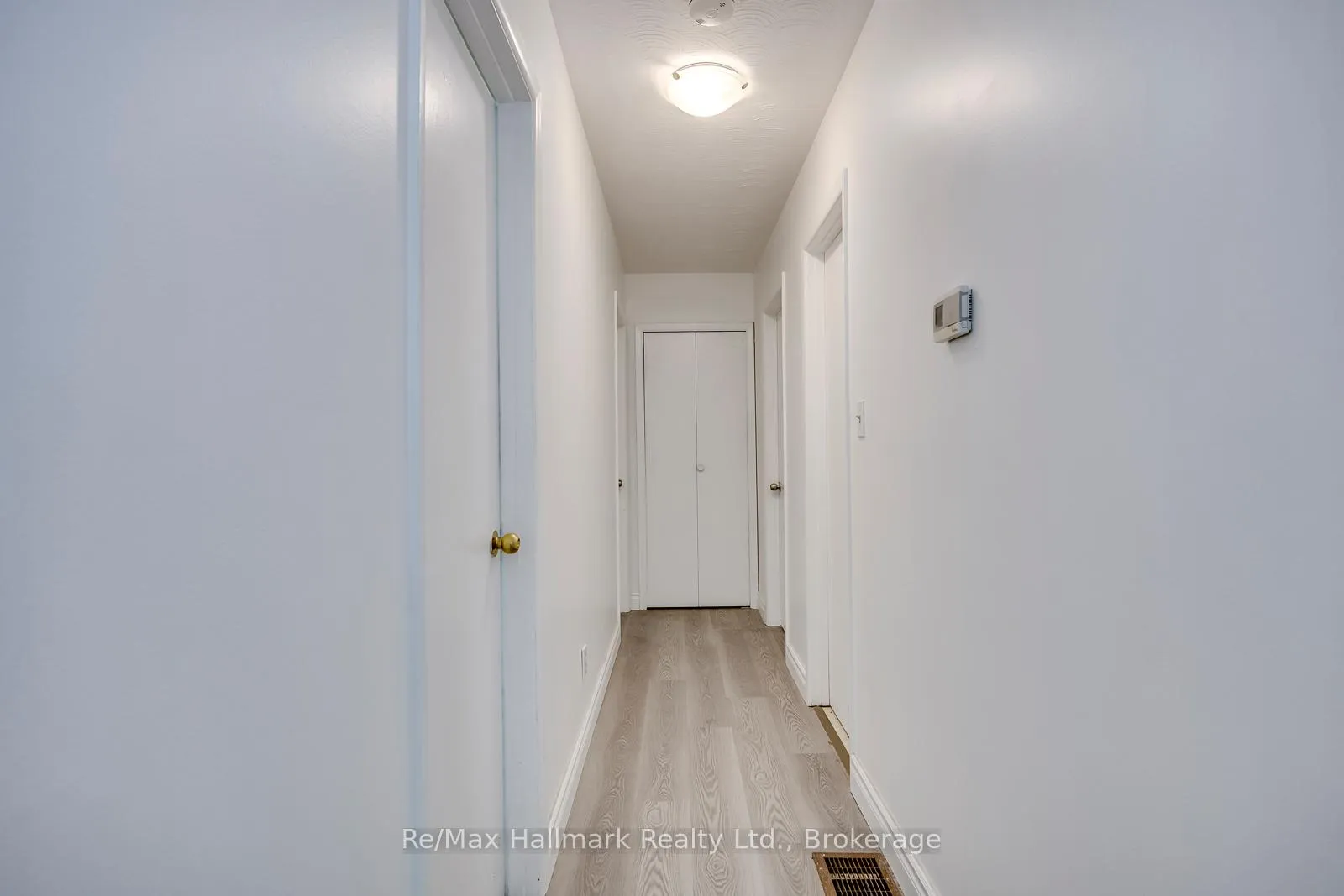 Photo 12 of 5371 Dundas Street, Burlington, Bronte Creek — HOMEH