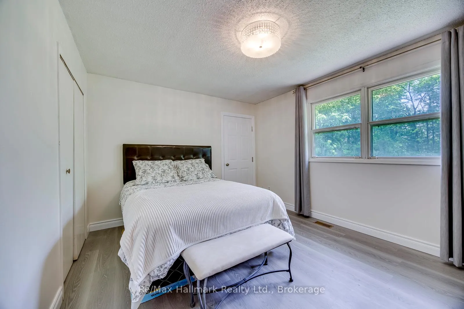 Photo 13 of 5371 Dundas Street, Burlington, Bronte Creek — HOMEH