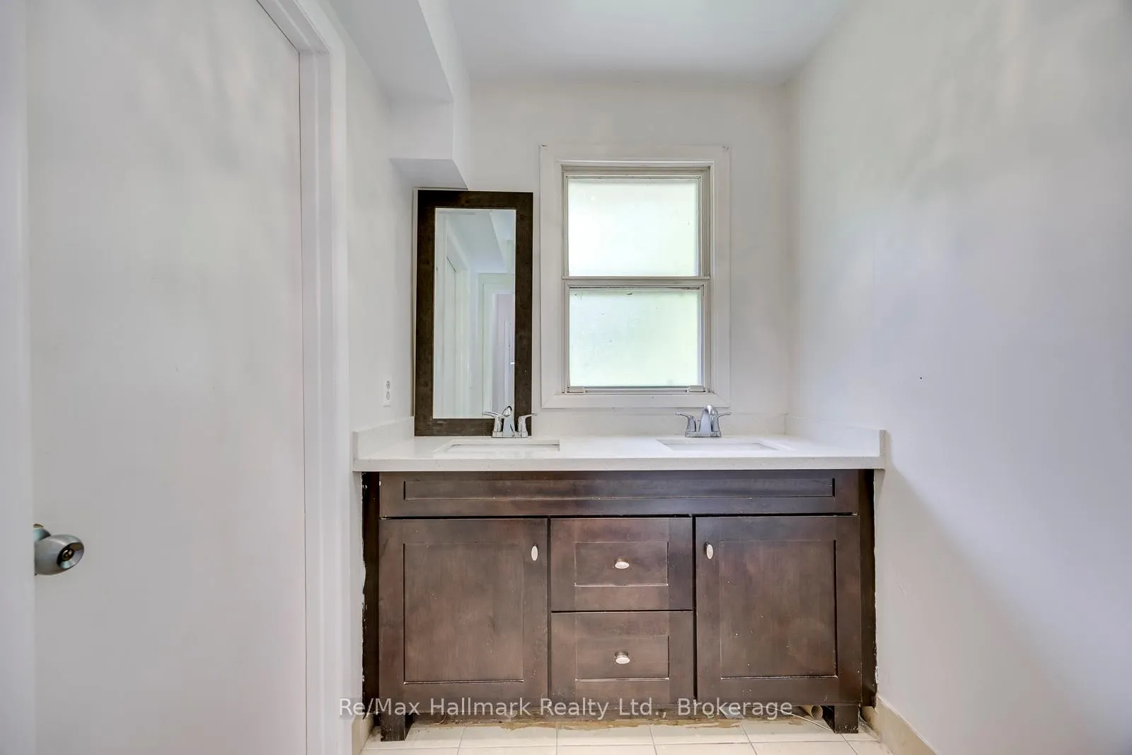 Photo 16 of 5371 Dundas Street, Burlington, Bronte Creek — HOMEH
