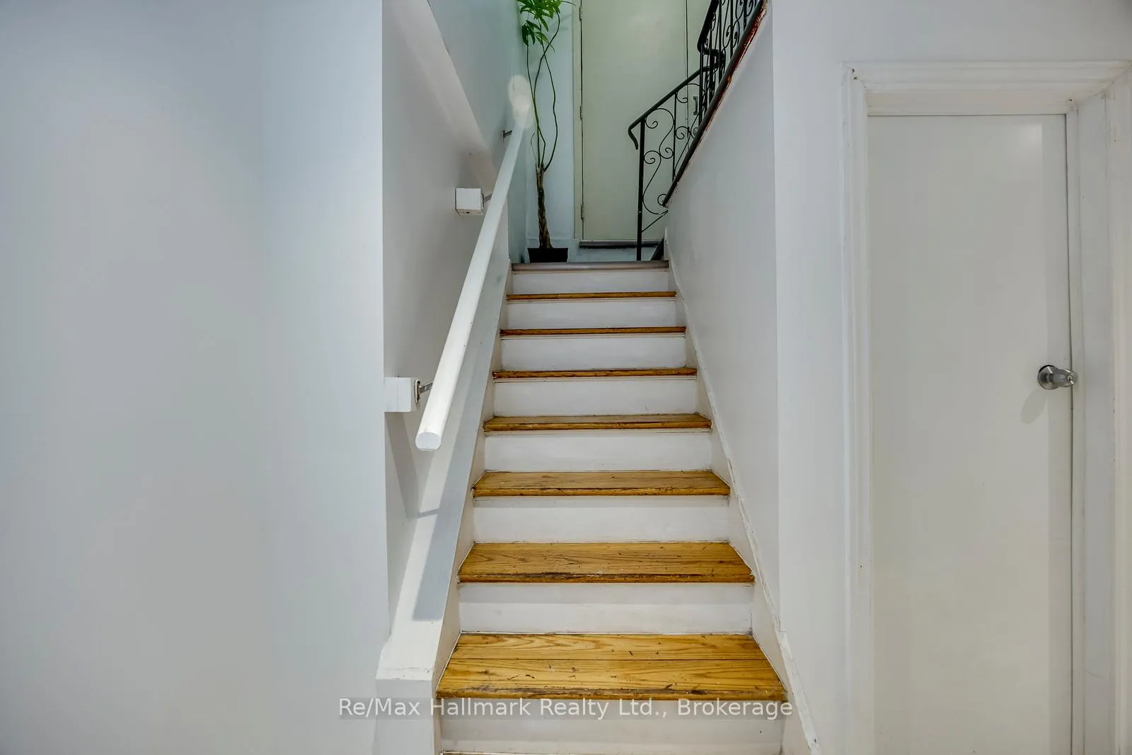 Photo 19 of 5371 Dundas Street, Burlington, Bronte Creek — HOMEH