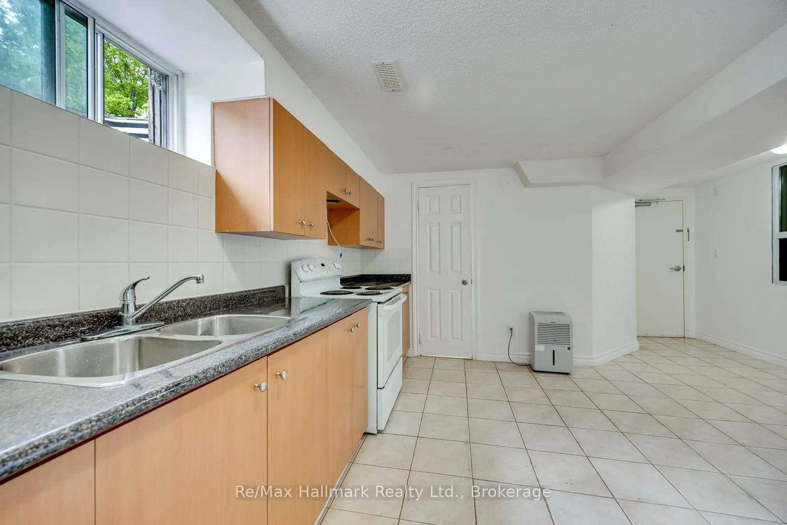 Photo 28 of 5371 Dundas Street, Burlington, Bronte Creek — HOMEH