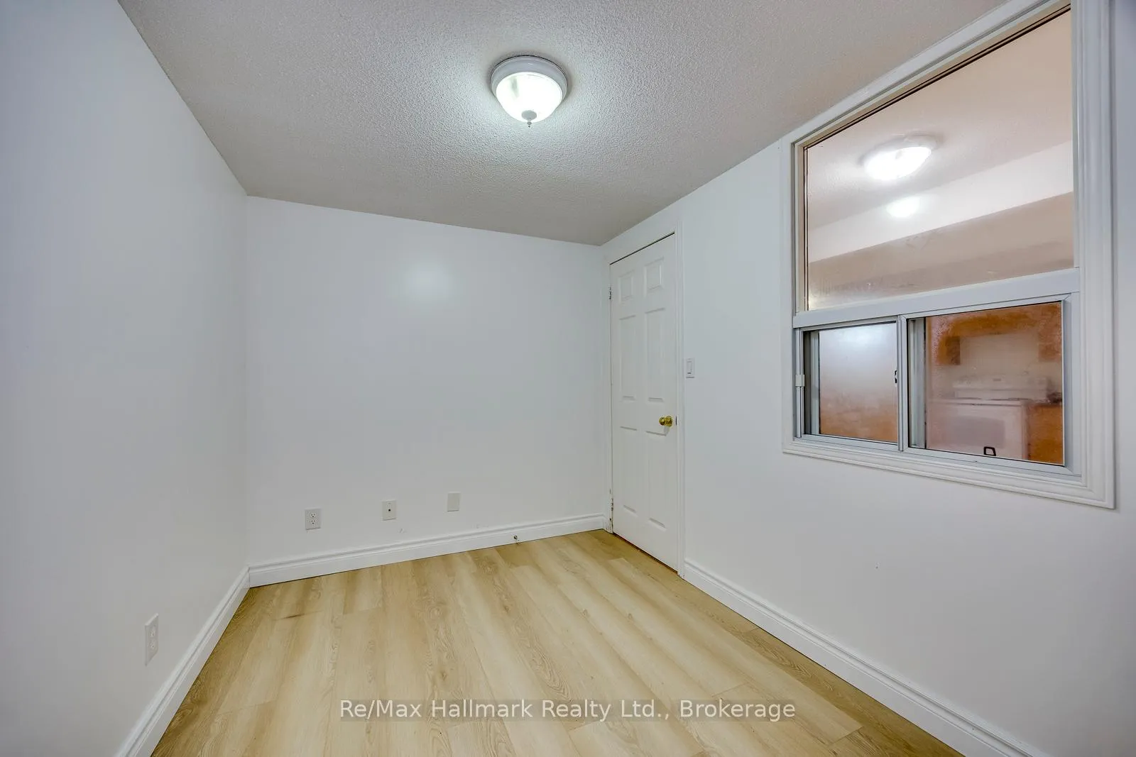 Photo 31 of 5371 Dundas Street, Burlington, Bronte Creek — HOMEH