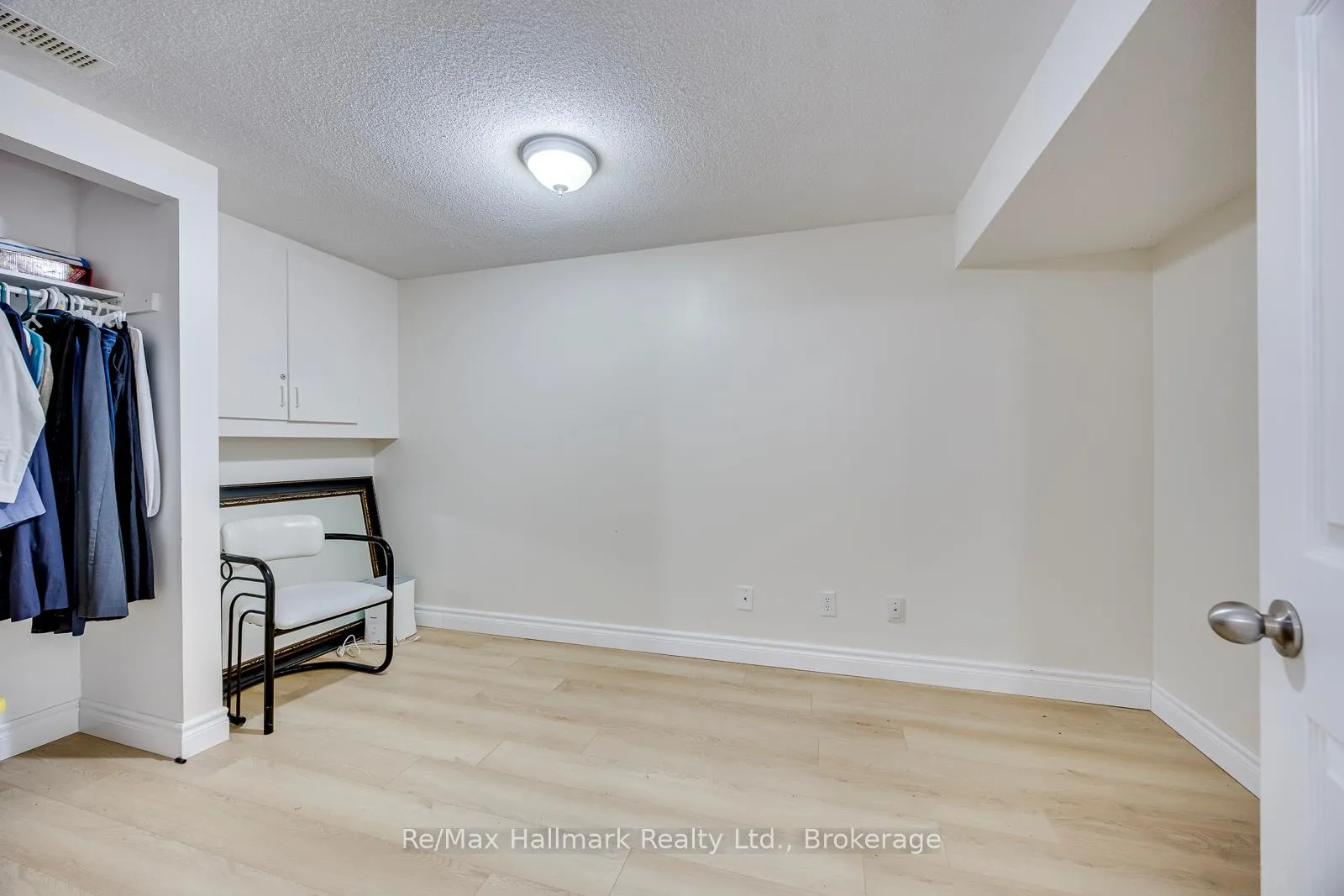Photo 32 of 5371 Dundas Street, Burlington, Bronte Creek — HOMEH