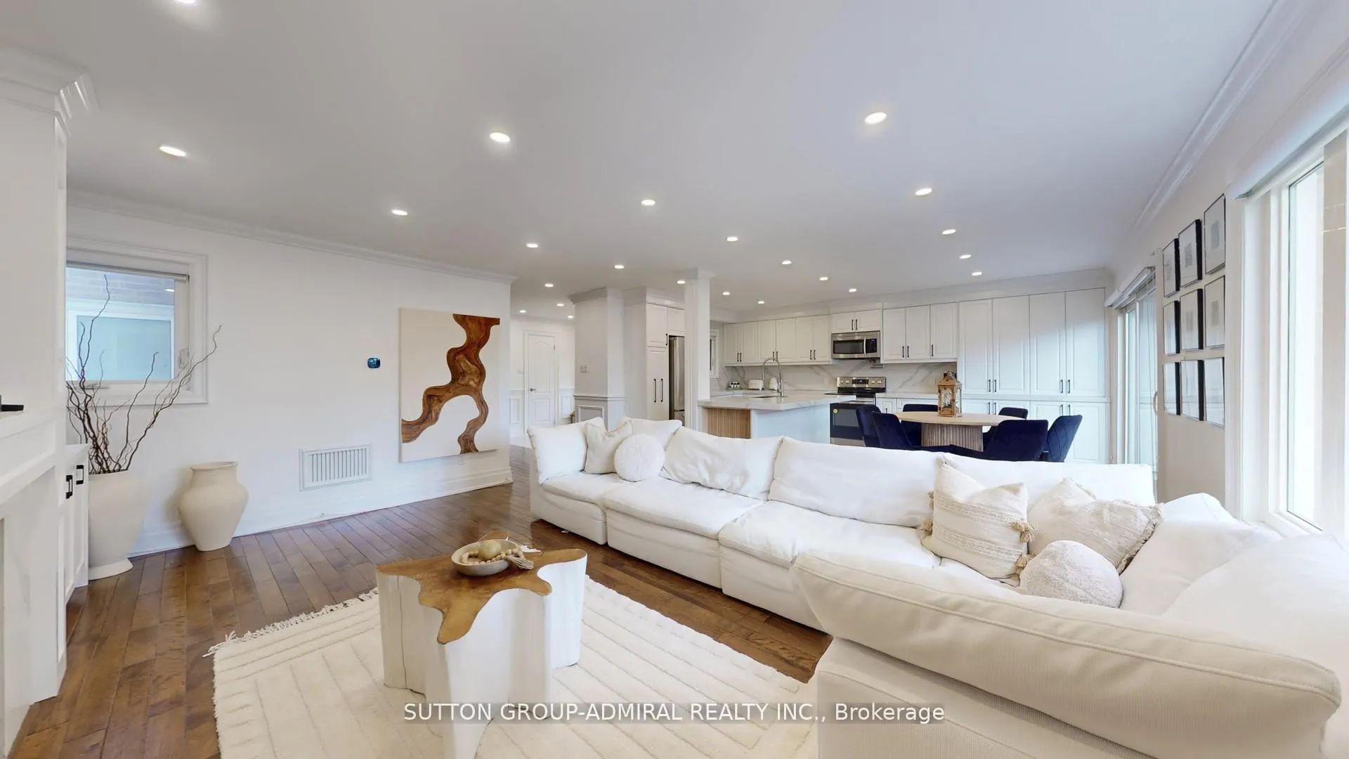 Photo 12 of 8 Colleen Street, Vaughan, Crestwood-Springfarm-Yorkhill — HOMEH