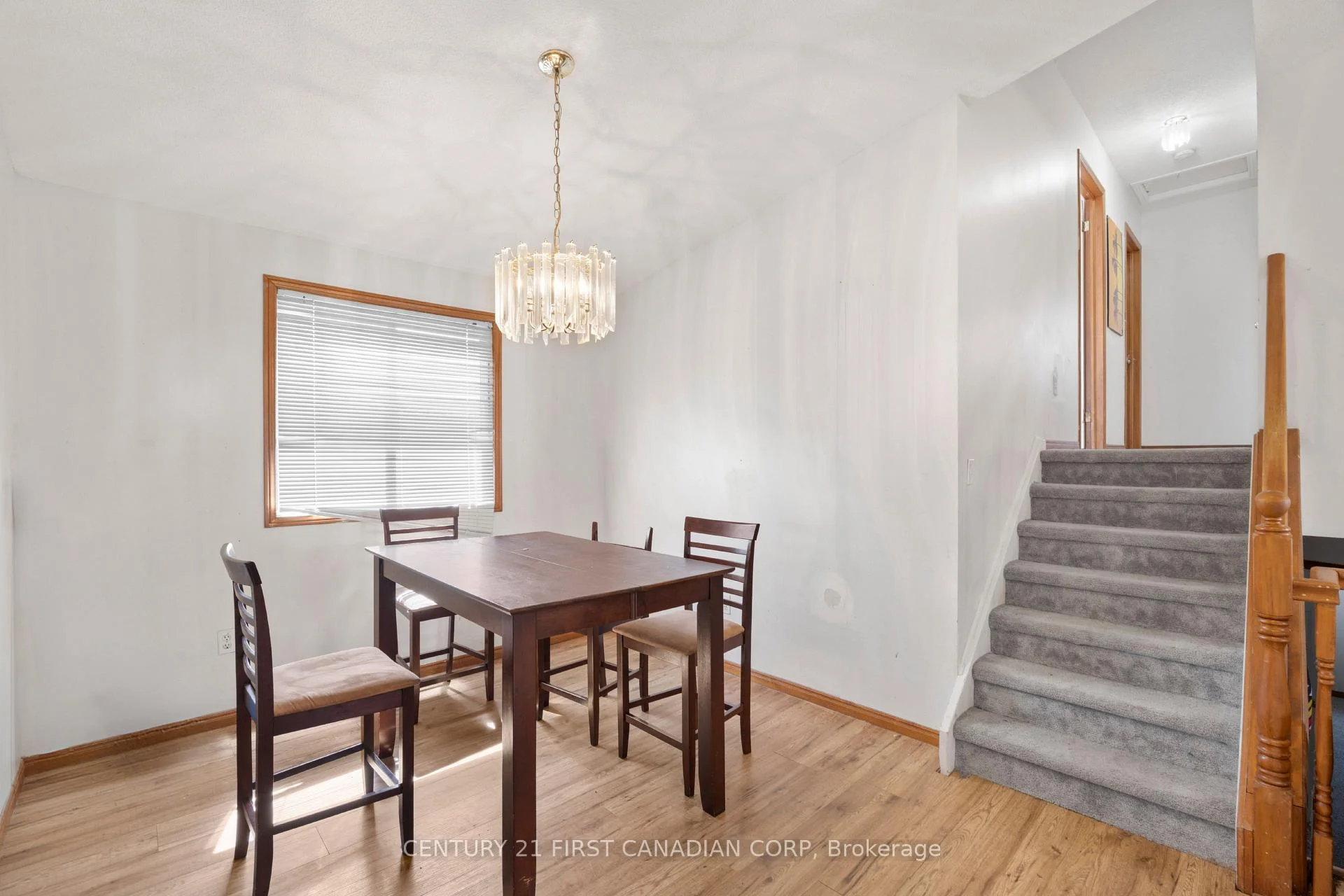 Photo 4 of 351 Fleming Drive, London, East D — HOMEH