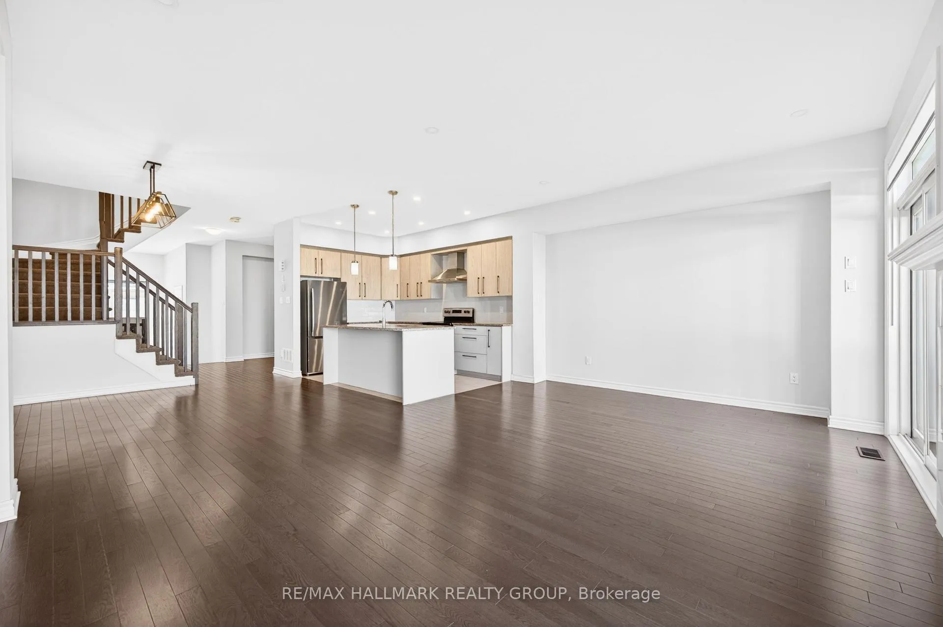 Photo 8 of 720 Miikana Road, Ottawa, Blossom Park/Kemp Park/Findlay Creek — HOMEH