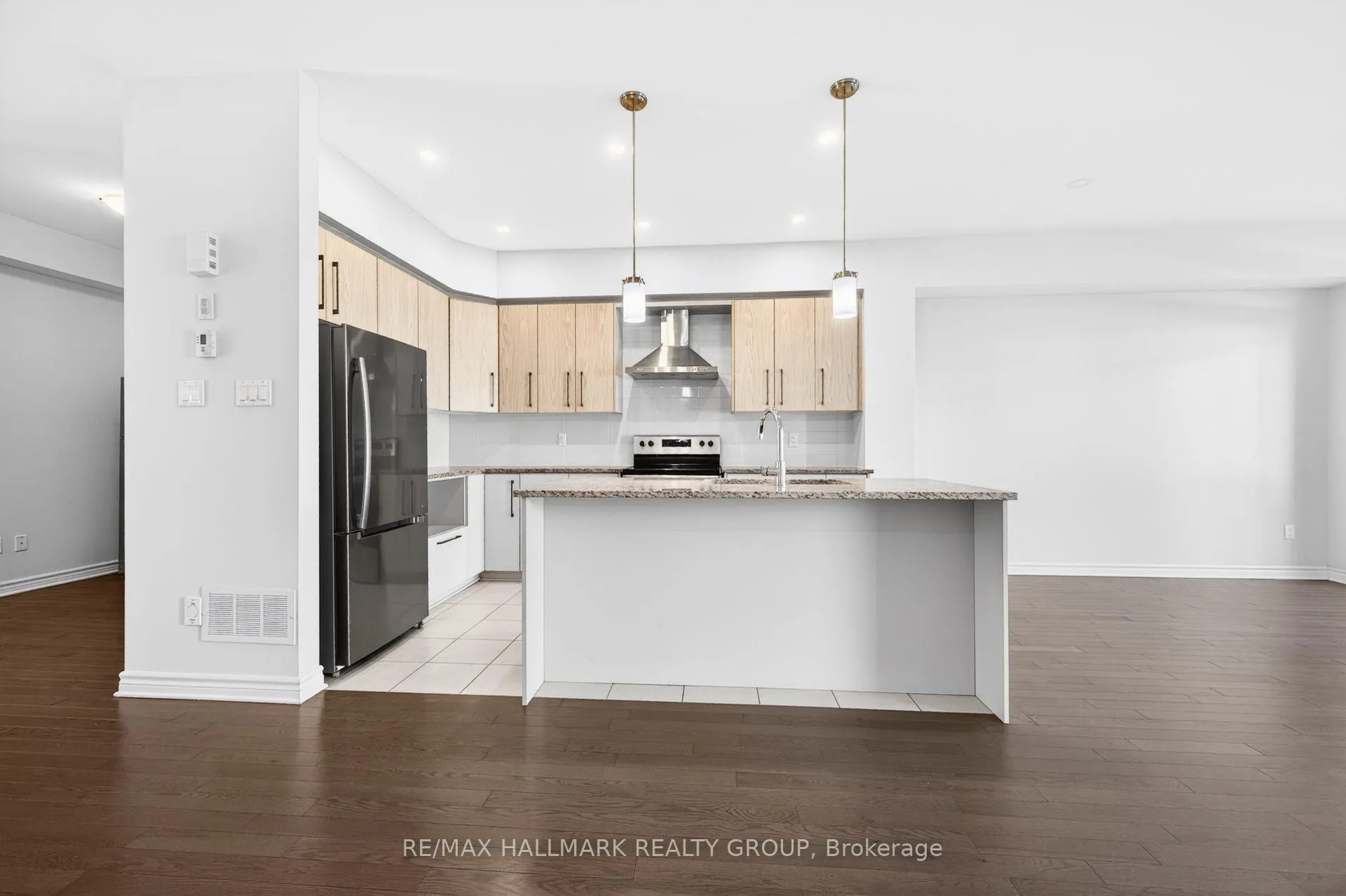 Photo 13 of 720 Miikana Road, Ottawa, Blossom Park/Kemp Park/Findlay Creek — HOMEH