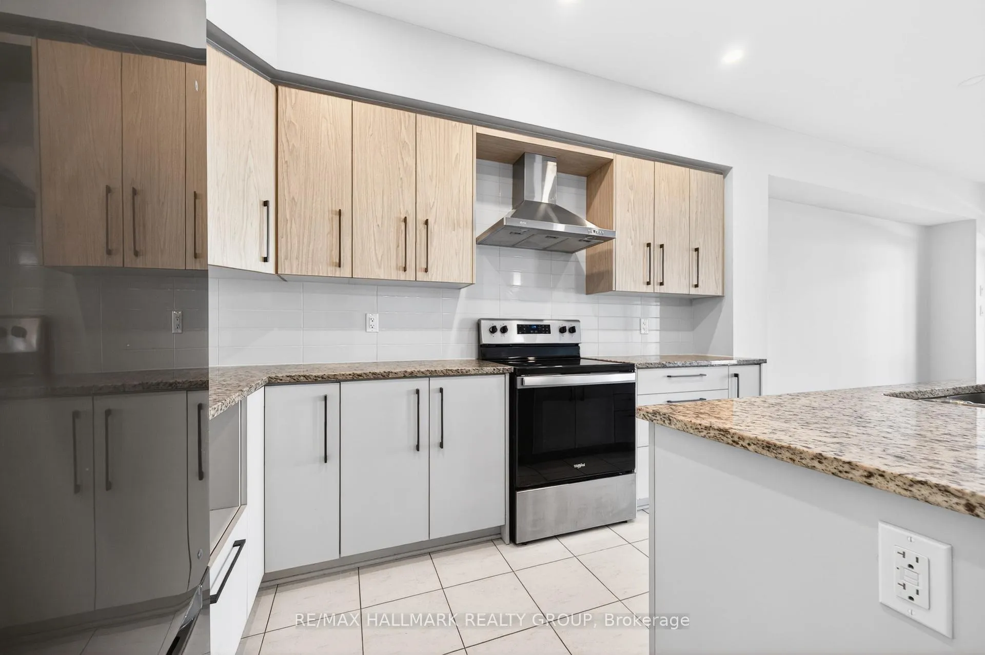 Photo 14 of 720 Miikana Road, Ottawa, Blossom Park/Kemp Park/Findlay Creek — HOMEH