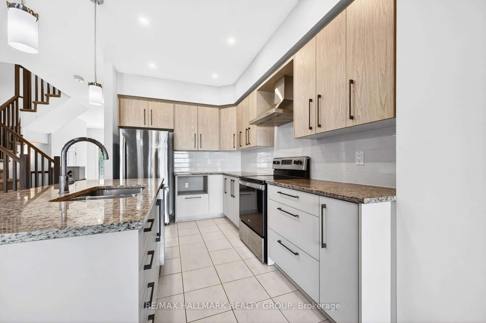 Photo 15 of 720 Miikana Road, Ottawa, Blossom Park/Kemp Park/Findlay Creek — HOMEH