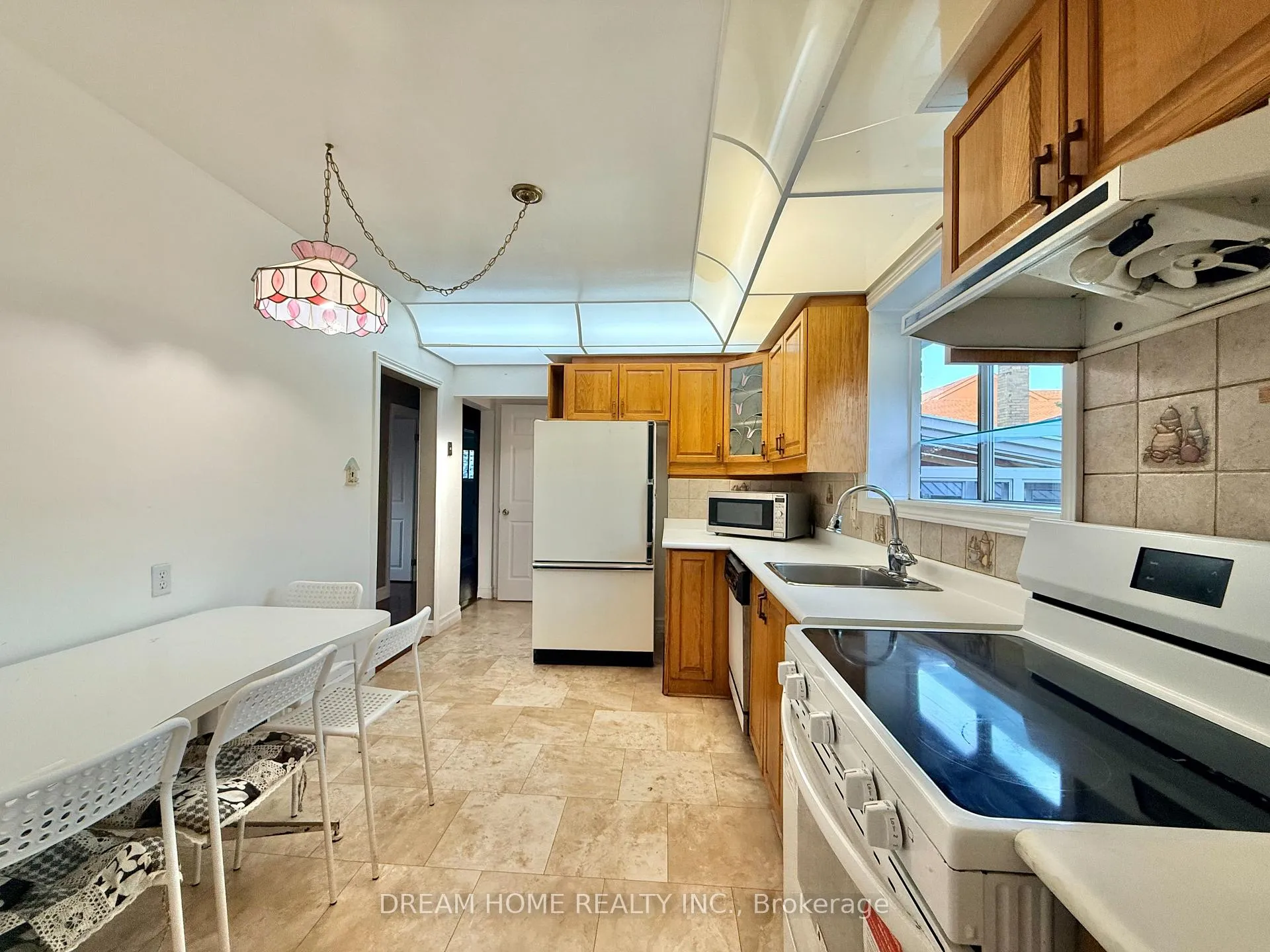 Photo 4 of Unit Upper Level, 5 Horizon Crescent, Scarborough, Tam O'Shanter-Sullivan — HOMEH