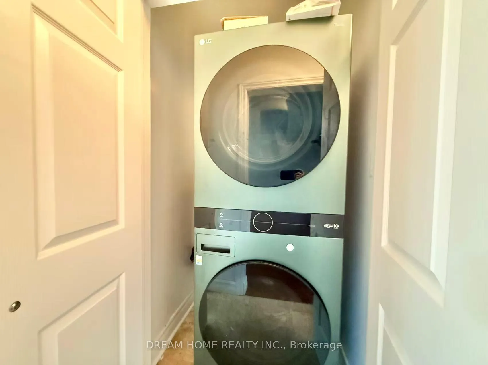Photo 7 of Unit Upper Level, 5 Horizon Crescent, Scarborough, Tam O'Shanter-Sullivan — HOMEH