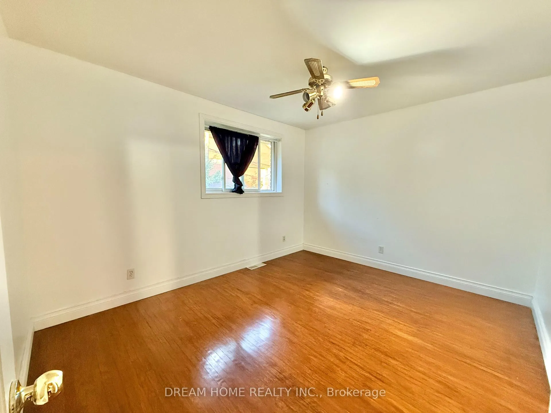 Photo 9 of Unit Upper Level, 5 Horizon Crescent, Scarborough, Tam O'Shanter-Sullivan — HOMEH