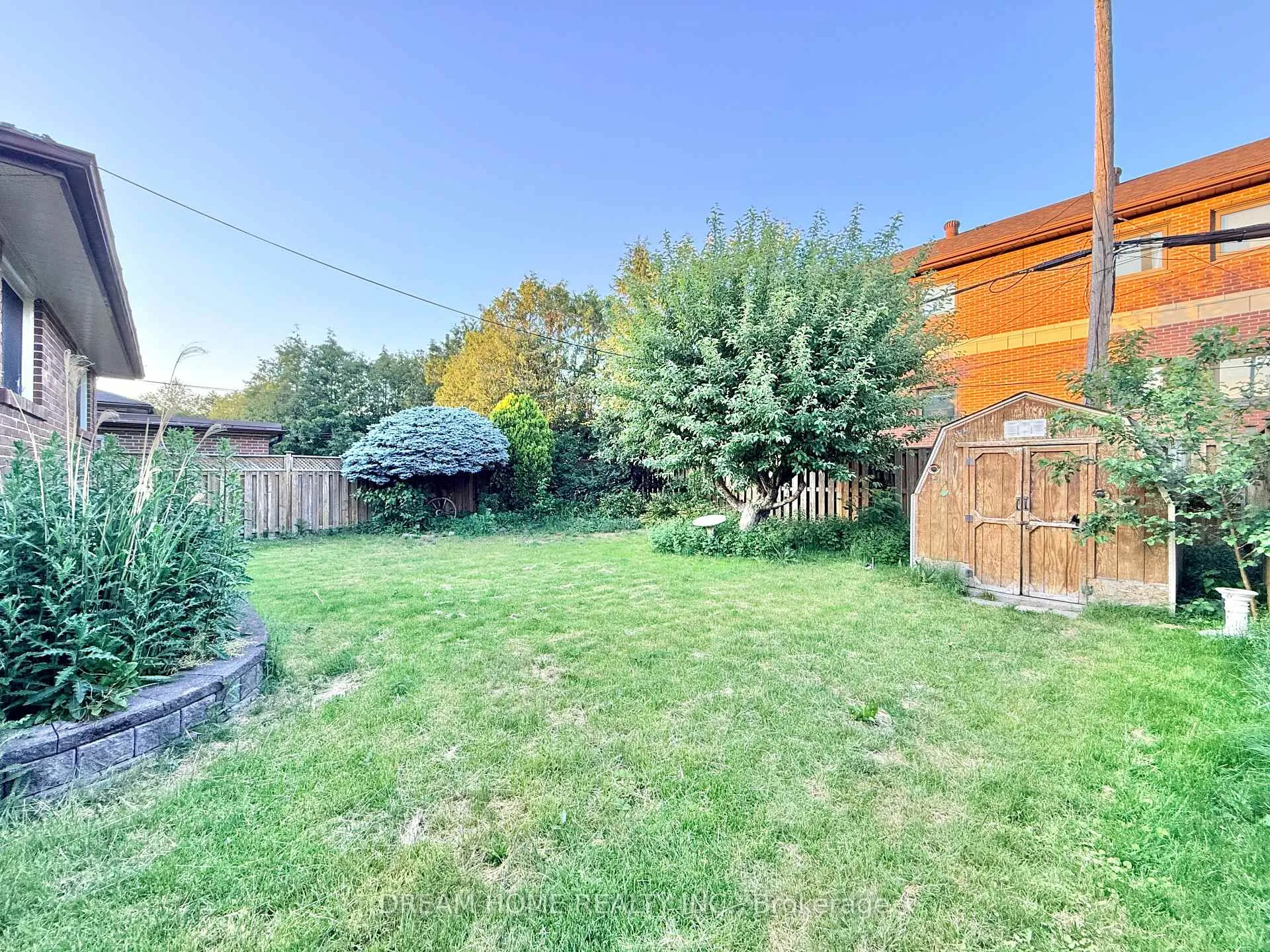 Photo 12 of Unit Upper Level, 5 Horizon Crescent, Scarborough, Tam O'Shanter-Sullivan — HOMEH