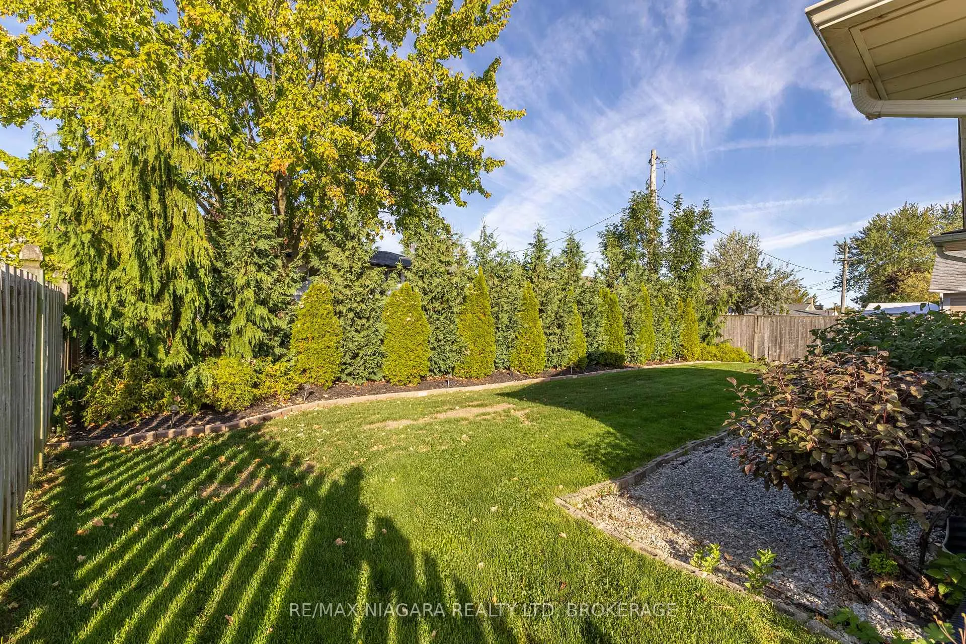 Photo 24 of 161 Green Pointe Drive, Welland, N. Welland — HOMEH