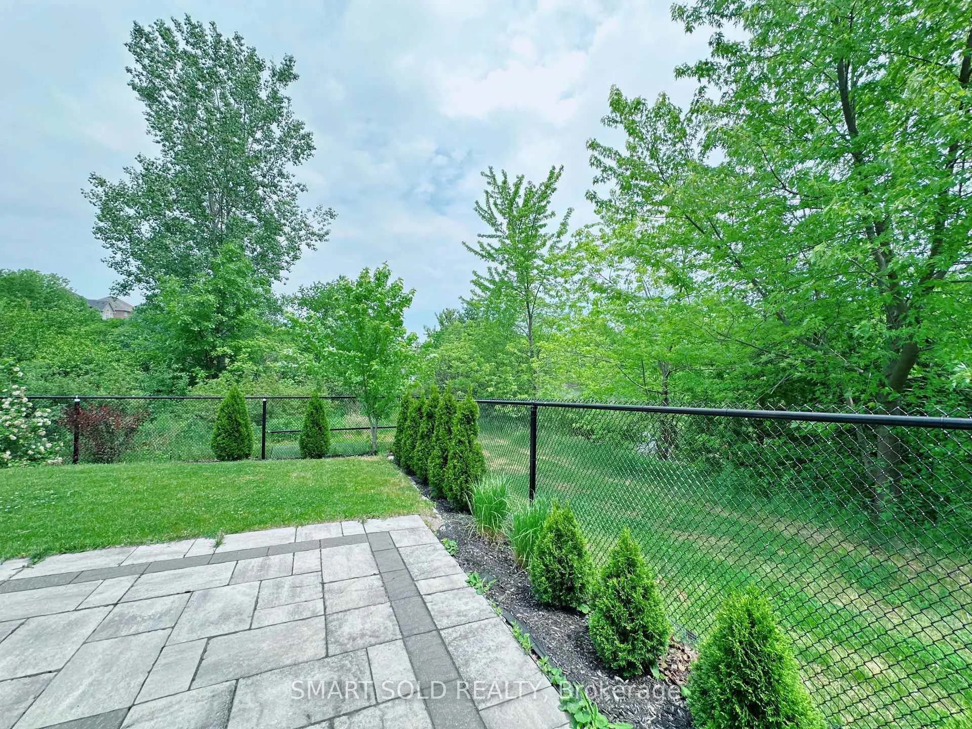 Photo 4 of 22 Sir Modesto Court, Vaughan, Patterson — HOMEH