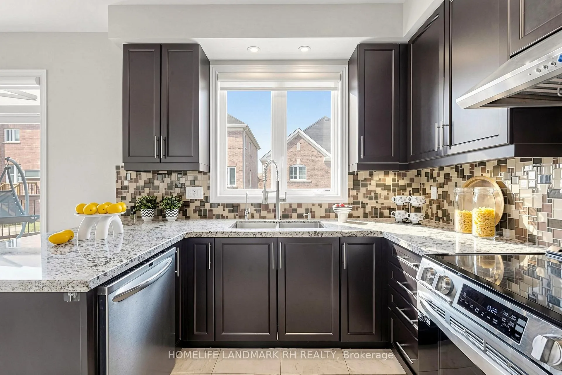 Photo 12 of 42 Begonia Street, Markham, Wismer — HOMEH