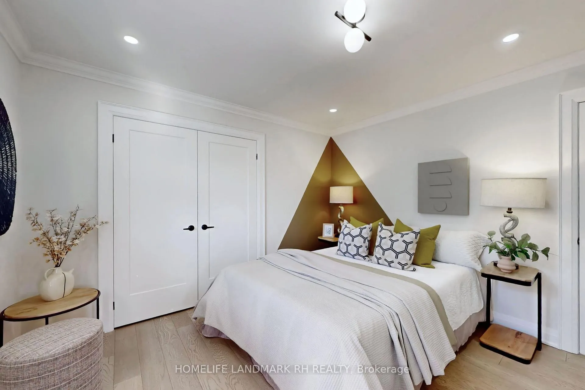 Photo 33 of 129 Golden Tulip Crescent, Markham, Cachet — HOMEH