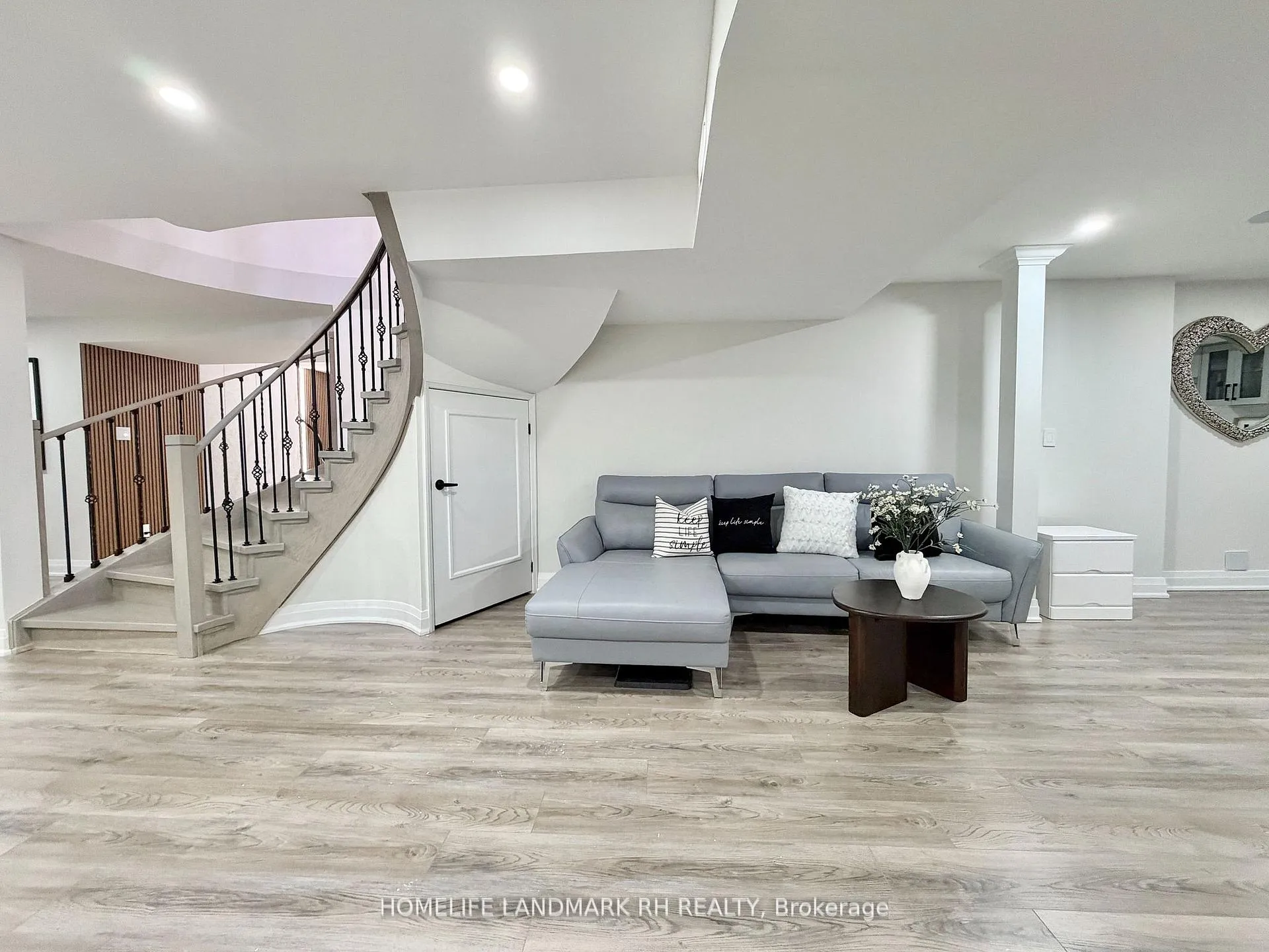 Photo 38 of 129 Golden Tulip Crescent, Markham, Cachet — HOMEH
