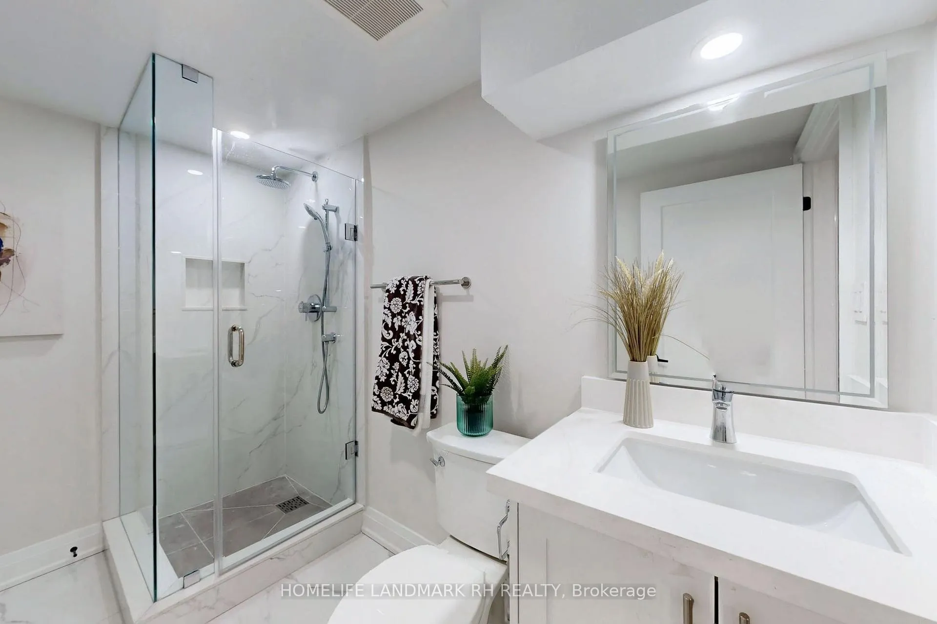 Photo 41 of 129 Golden Tulip Crescent, Markham, Cachet — HOMEH