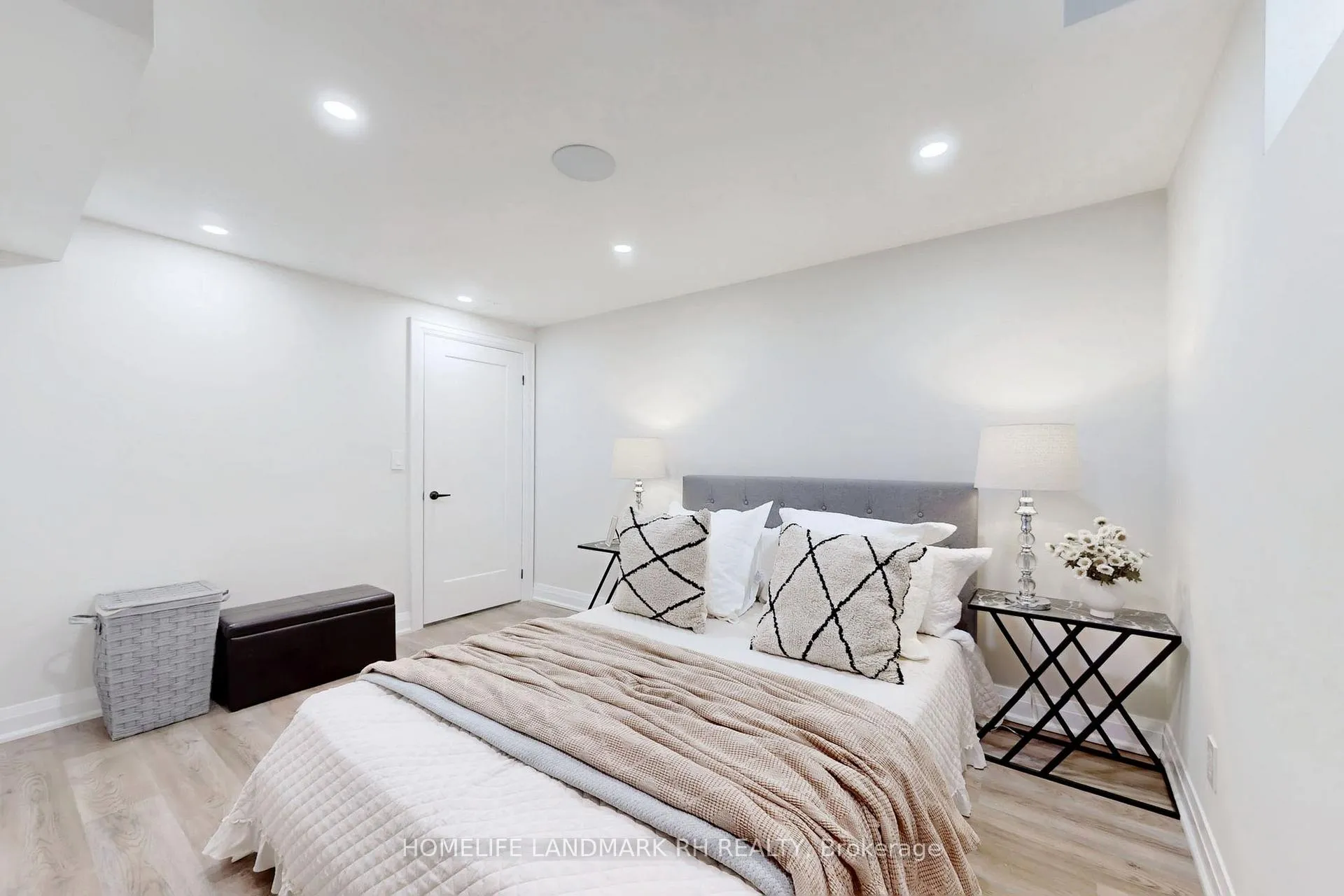 Photo 42 of 129 Golden Tulip Crescent, Markham, Cachet — HOMEH