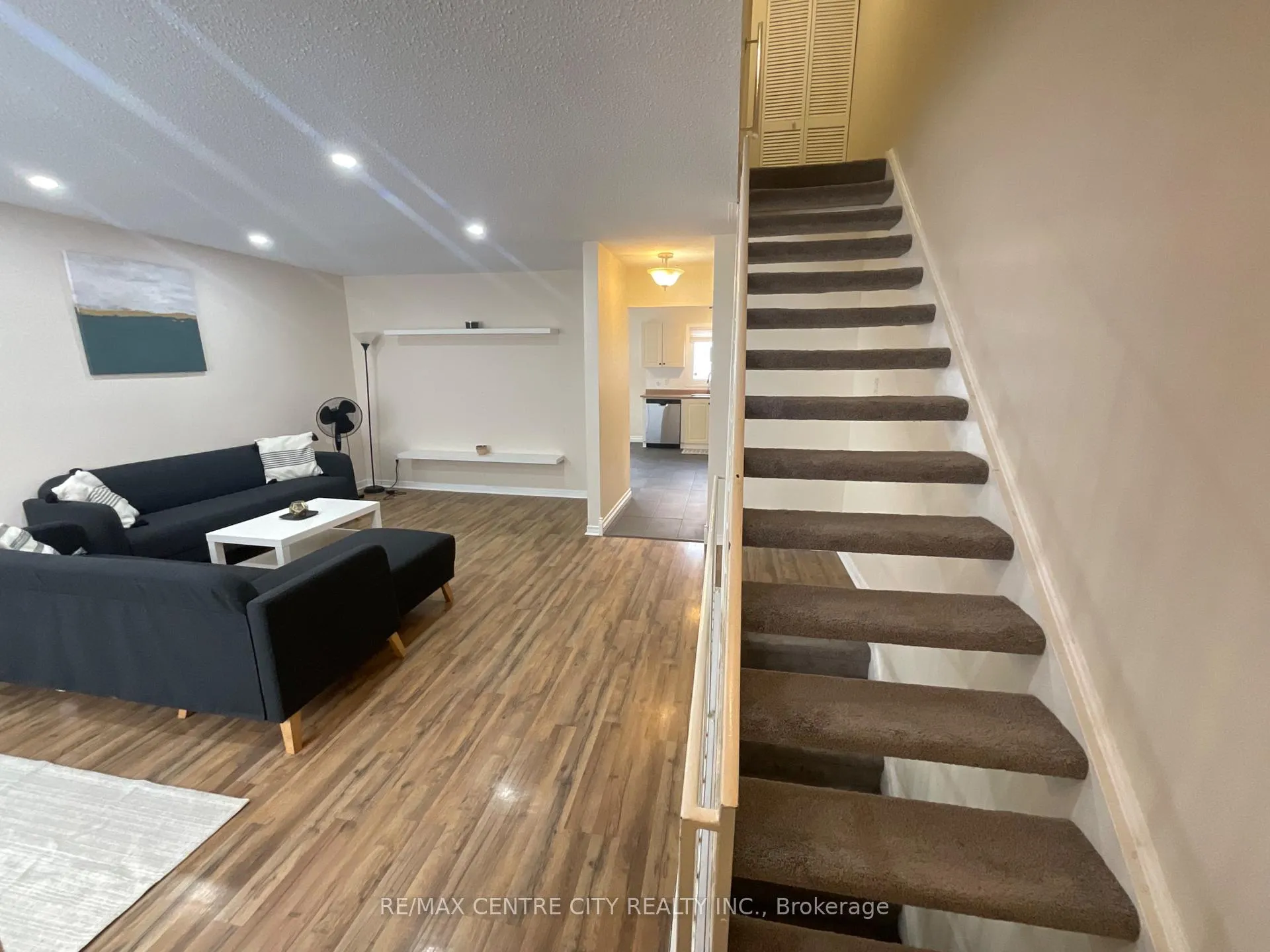 Photo 3 of 158 Monmore Road, London, North F — HOMEH