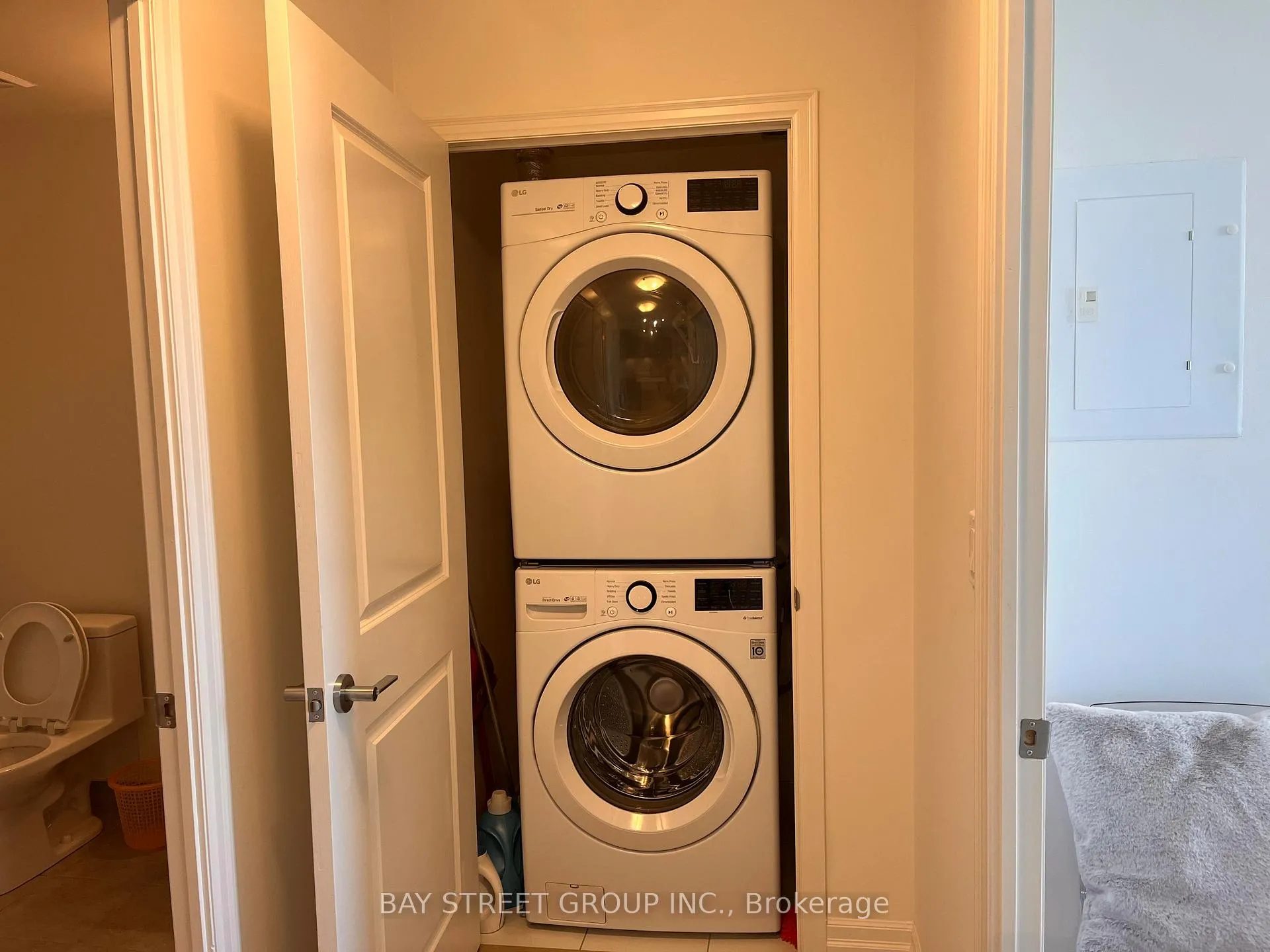 Photo 6 of Unit 817A, 10 Rouge Valley Drive W, Markham, Unionville — HOMEH