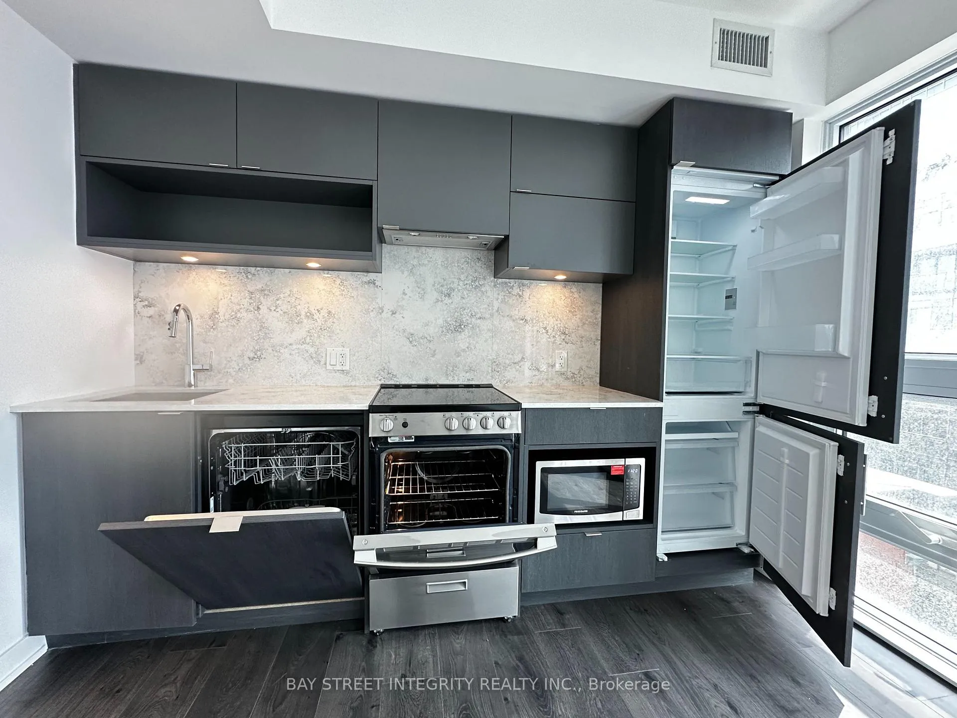 Photo 7 of Unit 709, 100 Queen Street E, Toronto, Church-Yonge Corridor — HOMEH