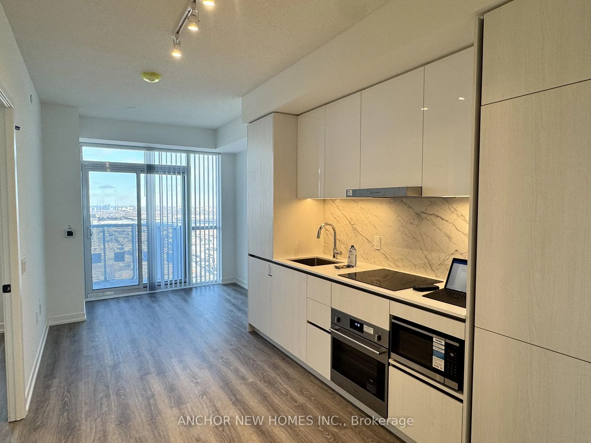 Photo 6 of Unit 4708, 8 Interchange Way, Vaughan, Vaughan Corporate Centre — HOMEH