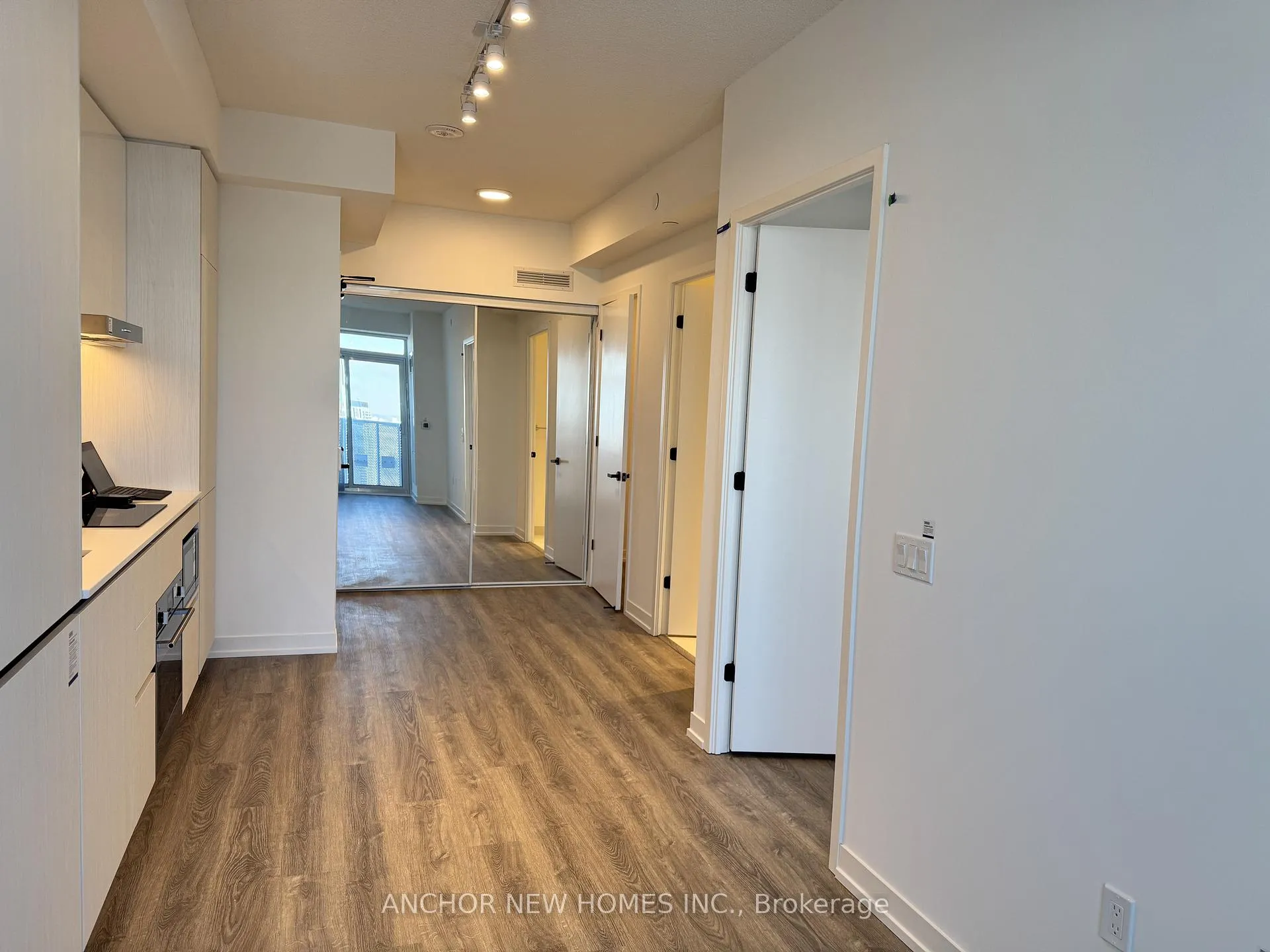 Photo 10 of Unit 4708, 8 Interchange Way, Vaughan, Vaughan Corporate Centre — HOMEH