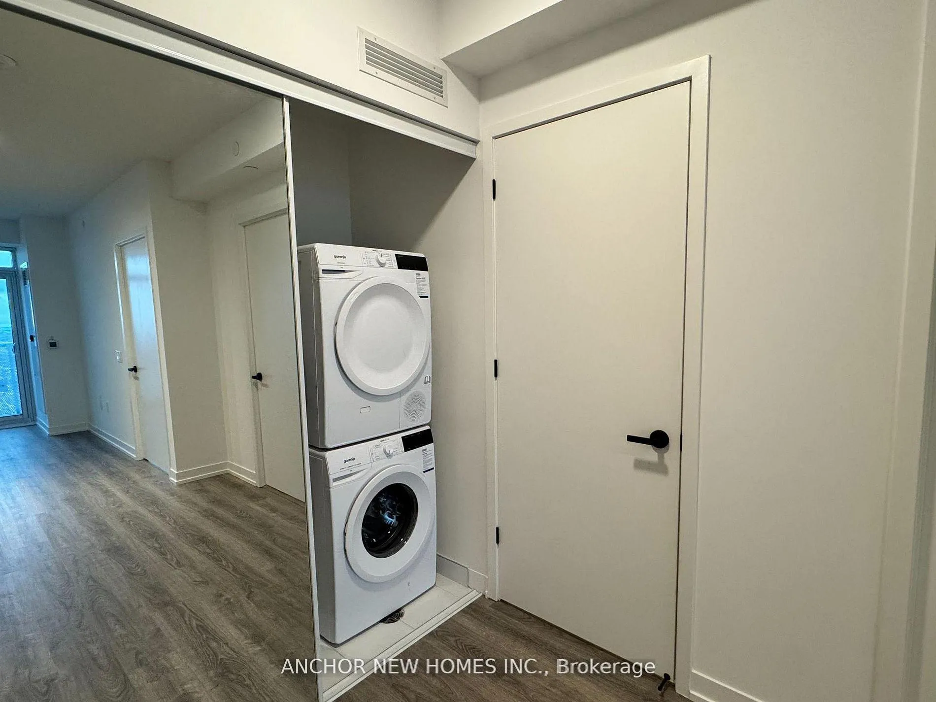 Photo 15 of Unit 4708, 8 Interchange Way, Vaughan, Vaughan Corporate Centre — HOMEH