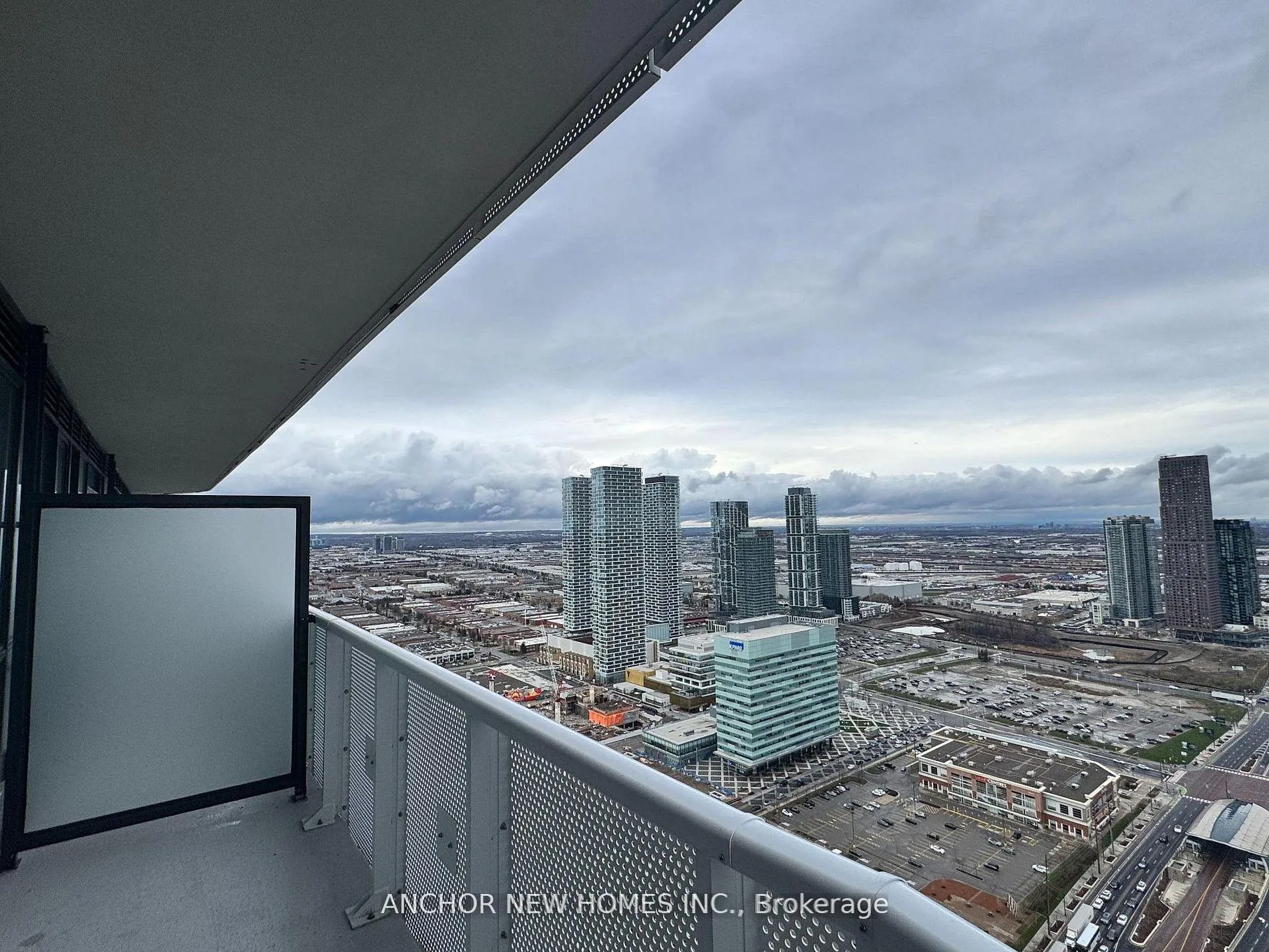 Photo 23 of Unit 4708, 8 Interchange Way, Vaughan, Vaughan Corporate Centre — HOMEH